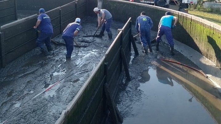 🚨 LIMPIEZA EN MARCHA EN RÍO NEGRO! 🚨
* ✅ Personal de Aguas Rionegrinas trabaja en la limpieza de la planta potabilizadora
* 📌 Se realizan tareas de mantenimiento para garantizar la calidad del agua
* 🚮 Esto ayuda a prevenir la propagación de plagas y enfermedades transmitidas por el agua
En tu hogar o negocio, la limpieza y el mantenimiento son clave para prevenir plagas y mantener un ambiente sano, ¡esto es algo que DynaPest entiende muy bien!
¿Cuál es tu consejo para mantener un ambiente libre de plagas? Comentanos abajo! Guarda este post para recordar la importancia de la limpieza y la prevención.
#ControlDePlagas #DynaPest #Limpieza #HogarSano #TipsLimpieza #Mantenimiento #Plagas #Prevencion #RíoNegro #AmbienteSano