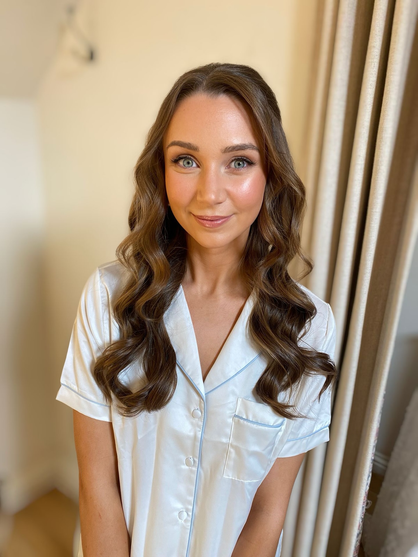 Very much looking forward to some sunnier days and glowing skin again! ✨ we loved this look we created for Jessie last September at @millbridgecourt 🤍