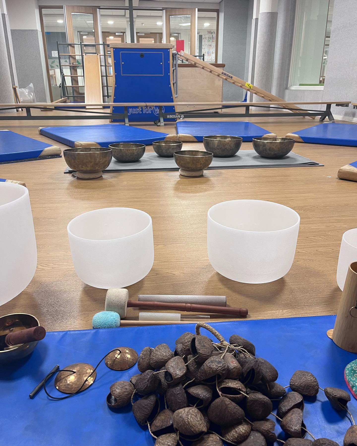 Today I gave sound healing workshops to 4 small groups of 8 year olds at my daughter’s school.
This was my first time working with kids and sound and I learned that, even when they’re not sitting still / quiet, kids are incredibly receptive to sound.
The sound bath portion was less that 10 minutes. But afterwards many reported falling into a dream state, feeling like they were in a tropical paradise, envisioning a beautiful sunset and more.
In short, sound helped them fall into a meditative state. Even with all of the wiggles and giggles.
Kids love moving. They love making noise. And it’s got me thinking about how ‘meditation’ might look very different for kids.
Maybe it doesn’t need to involve quiet. Maybe it doesn’t need to involve sitting still.
I’m excited to learn more about how sound can benefit our kids.
They all said they had fun! So that’s really benefit enough 🎉
#soundhealing #kidsworkshop #soundhealingworkshop