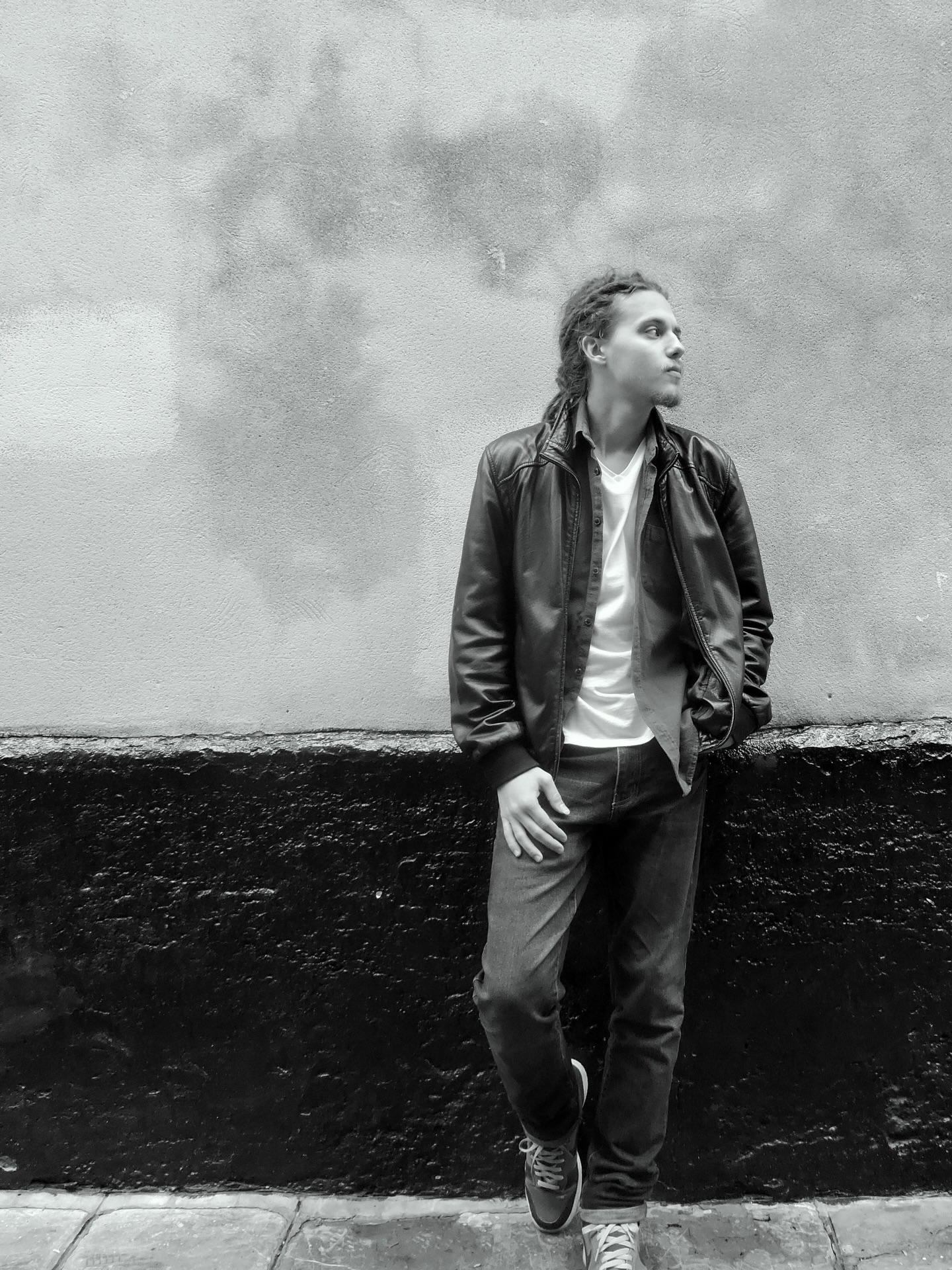 Mi 2016. Volví a casa después de 5 meses en la Universidad de Cádiz. Me corté las rastas. Hice mucha música y tuve mis primeros conciertos con canciones propias.