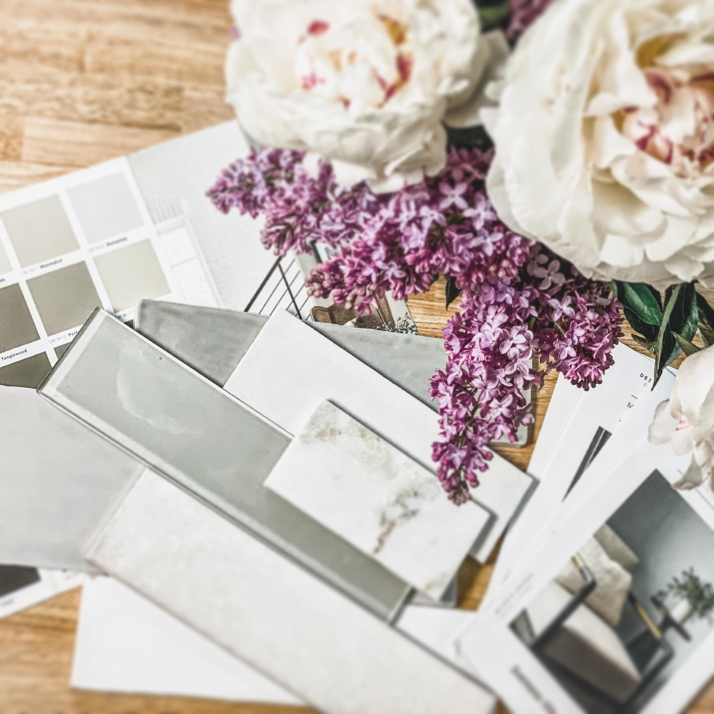 𝑀𝑜𝑛𝑑𝑎𝑦 𝑚𝑜𝑡𝑖𝑣𝑎𝑡𝑖𝑜𝑛 : 𝑘𝑖𝑡𝑐ℎ𝑒𝑛 𝑑𝑒𝑠𝑖𝑔𝑛 ❤︎ 𝑤𝑒 ℎ𝑎𝑣𝑒 𝑡𝑜 𝑎𝑑𝑚𝑖𝑡 𝑤𝑒 𝑛𝑒𝑣𝑒𝑟 𝑒𝑚𝑏𝑟𝑎𝑐𝑒𝑑 𝑡ℎ𝑒 𝑠𝑡𝑎𝑟𝑘 𝑤ℎ𝑖𝑡𝑒 𝑠𝑢𝑏𝑤𝑎𝑦 𝑡𝑖𝑙𝑒 𝑡𝑟𝑒𝑛𝑑... 𝑊𝑒 𝑙𝑜𝑣𝑒 𝑡ℎ𝑒𝑠𝑒 𝑠𝑖𝑚𝑝𝑙𝑒 𝑡𝑤𝑖𝑠𝑡𝑠 𝑡ℎ𝑎𝑡 𝑎𝑑𝑑 𝑠𝑜 𝑚𝑢𝑐ℎ 𝑚𝑜𝑟𝑒 𝑐ℎ𝑎𝑟𝑎𝑐ℎ𝑡𝑒𝑟! #kitchenremodel #kitchendesign #backsplashinspiration #interiordesign #interiorremodel #customkitchendesign #strongholddesign