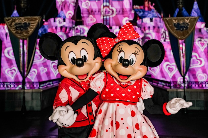 ✨💖 Disneyland After Dark: Sweethearts’ Nite 2026 💖✨
Whether it’s your spouse, your bestie, or your whole fam — this after-hours event is pure romance + Disney magic.
📍 Disneyland Park
💕 Sweethearts’ Nite 2026 Dates
Jan 22, 25, 27
Feb 3, 5, 8, 10, 12, 17
🎶 What’s New & Not-to-Miss Entertainment
✨ NEW! Celebrate Love Cavalcade down Main Street, U.S.A.
✨ NEW! Once Upon a Dream – A Musical Journey Through the Disney Songbook (live singers + Disney royalty under the stars!)
🎤 Disney Duets karaoke at the Golden Horseshoe
💃 Valentine’s Dance Party with Donald & Daisy
📸 Romantic photo ops inspired by The Aristocats, Tangled, Aladdin, Lady and the Tramp, and more
🍓 Sweethearts’ Nite Foodie Finds
💫 NEW! Triple berry slushy w/ Mickey glow cube at Galactic Grill
❤️ Fan-favorite surf n’ turf loaded fries at Red Rose Taverne
🍽️ Table-service dining at Blue Bayou, River Belle Terrace & Carnation Café (reservations recommended!)
🛍️ Exclusive Merchandise
💕 Mickey & Minnie ear headband
💕 Trading pin, tee, zip-up hoodie & tumbler
🎟️ Tickets: SOLD OUT
This event went FAST — but it’s a perfect reminder to plan early for special Disneyland events!
✨ Want help planning your next magical night (or your Valentine-worthy Disneyland trip)? Message me! ✨
#SweetheartsNite #DisneylandAfterDark #DisneylandEvents #DisneyCouples #DisneyDateNight #DisneyBesties #DisneyMagic #DisneyFoodies #DisneyMerch #DisneyPlanning #MagicalMomentsVacations