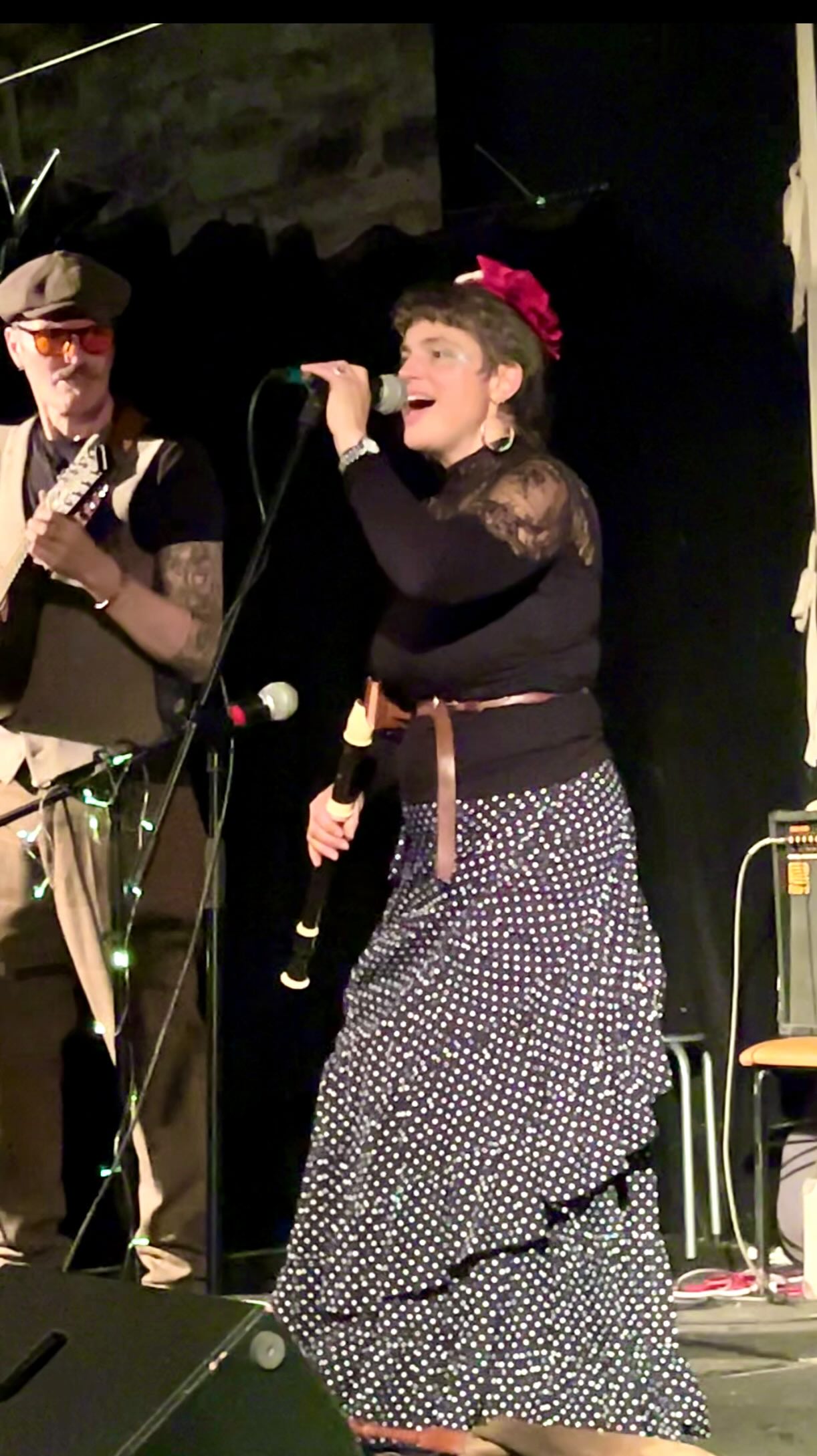 Which dance will you do to this tune on Saturday? Is it a Plinn, a Cost Ar Hoat, a Loudiac or an Andro? Or is it techno trance rave freeform?!
Or does it even matter!
Whichever way, it’s time to dust off your dancing shoes and your swirly skirts…
Dragonsfly Dance Band and Le Petit Pluck
North Wootton Village Hall
Sat 31st Jan
6.30 workshop (if you do want to learn the dances!)
7-10.30pm live music!
£10 CASH on the door
#breton #folkmusic #ceilidh #circledancing