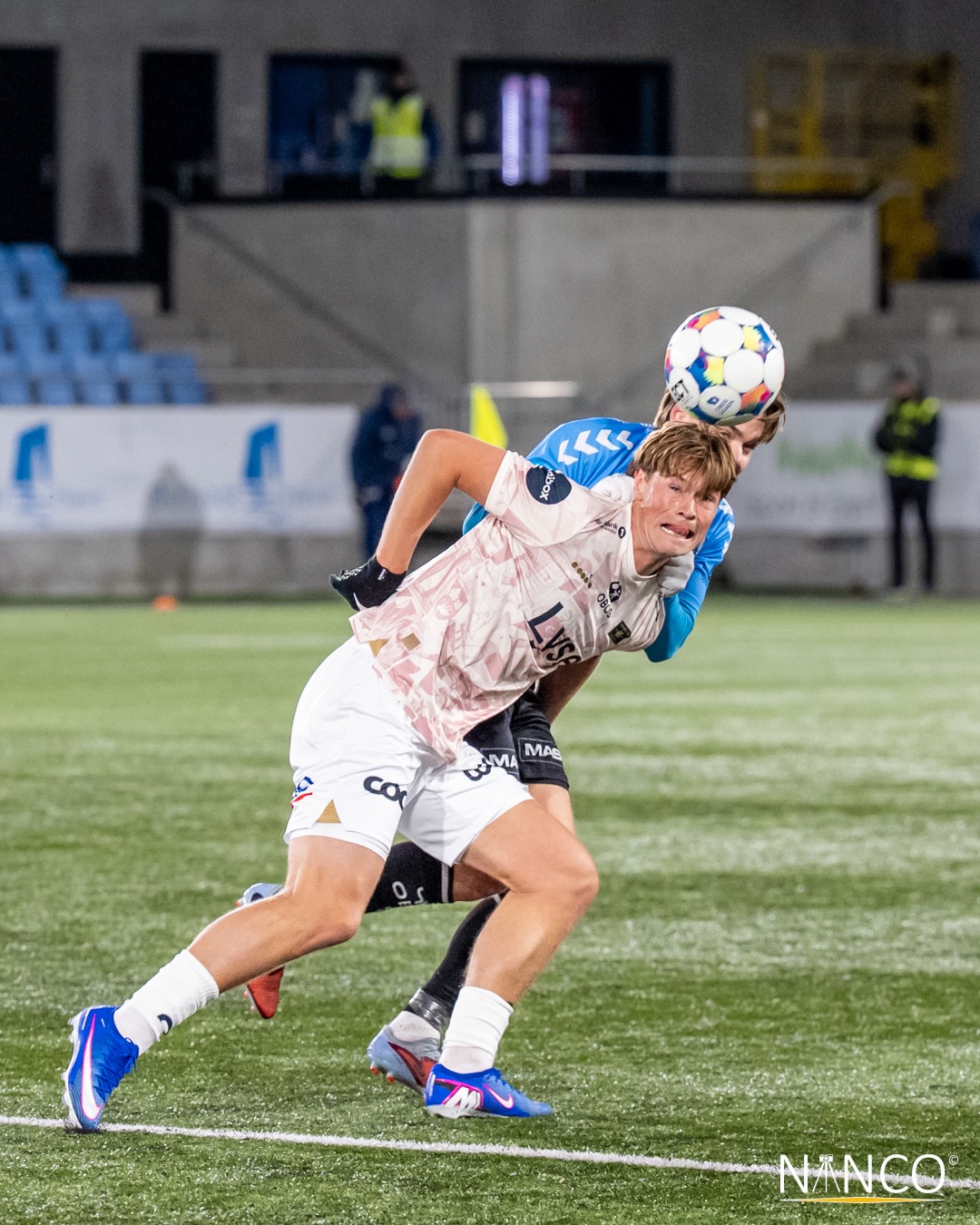 The stage was set for a classic neighborly duel in the freezing temperatures on Friday evening when @Sandnes_ulf and @Viking_fk met for a training match as a kind of kick-off to the season.