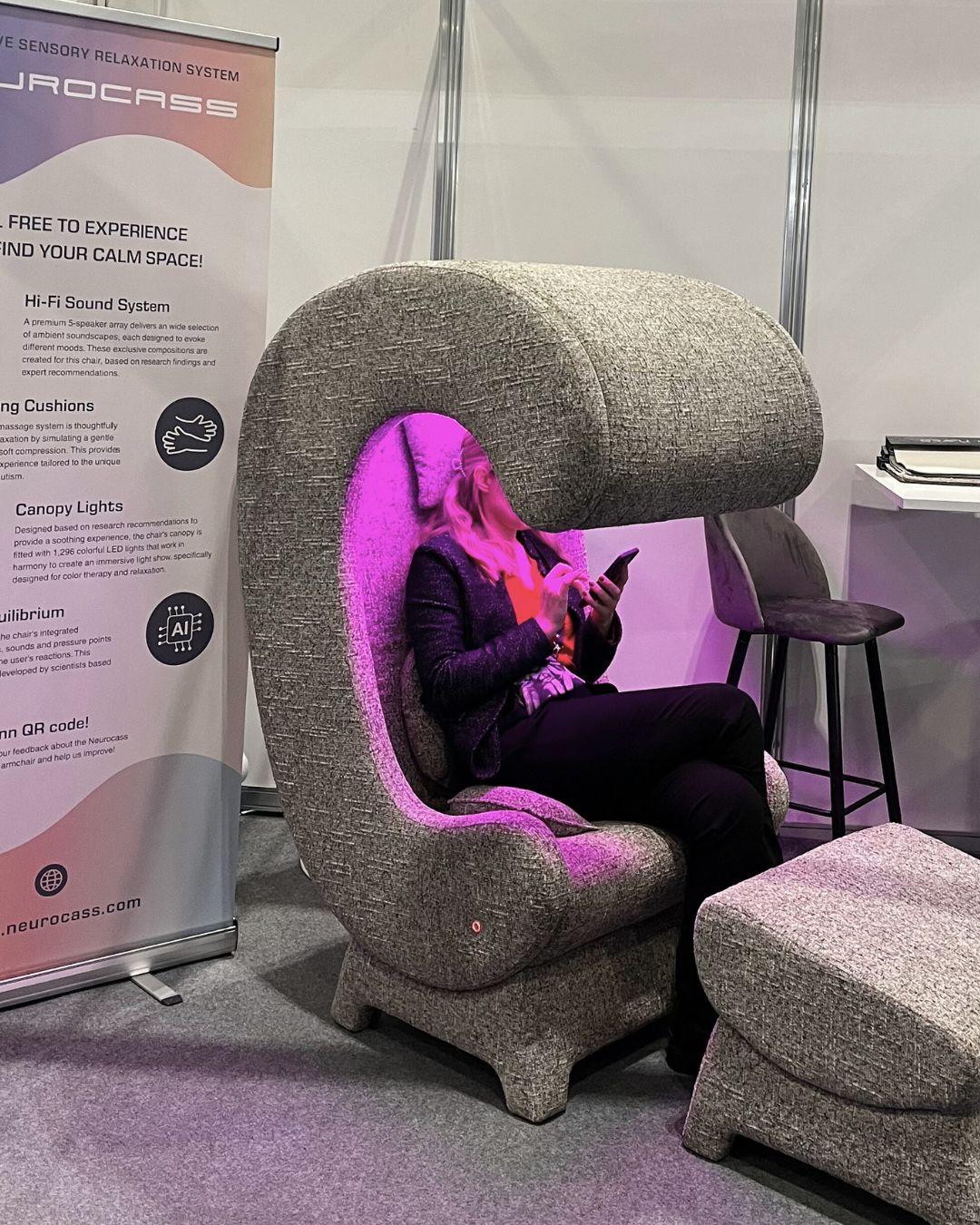 🇱🇹 Didžiuojamės galėję sudalyvauti BETT London parodoje – vienoje didžiausių švietimo technologijų parodų pasaulyje.
Šimtai dalyvių, tūkstančiai lankytojų, naujausios technologijos ir inovacijos – buvo įkvepianti patirtis būti šios bendruomenės dalimi.
Nuoširdžiai dėkojame visiems, kurie užsuko į Neurocass stendą, domėjosi mūsų sensoriniais sprendimais ir skyrė laiko pokalbiams. Tokie susitikimai dar labiau motyvuoja kurti neurodivergentiškiems žmonėms. 💙
Iki kitų susitikimų!
🇬🇧 We’re proud to have taken part in BETT London — one of the world’s largest education technology exhibitions.
With thousands of exhibitors and visitors, and the latest technologies and innovations, it was truly inspiring to be part of such a forward-thinking community.
A heartfelt thank you to everyone who stopped by the Neurocass stand, showed interest in our sensory solutions, and took the time to talk with us. These conversations motivate us even more to create for neurodivergent children. 💙
See you next time!
#BETT2026 #BETTLondon #EdTech #Neurocass #SensoryDesign #InclusiveDesign #AutismInclusion #FutureOfEducation #SpecialEducation #EdTechInnovation