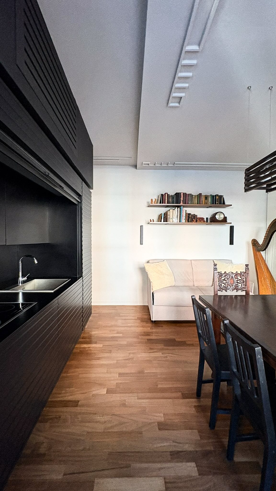 Ca’Ba ✨
Oggi vi mostriamo come siamo siamo arrivati al risultato finale.
Presto arriveranno anche le foto.
•
•
•
#ristrutturazione #milano #interiordesign