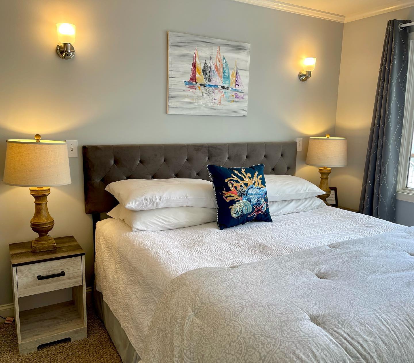 Room #10 #newface #bedandbreakfast #hotel #harborageinn #maine #boothbayharbor #boothbay #newengland #vacationinmaine #visitmaine #oceanfront #hotelroom #innkeeperslife