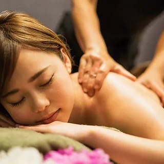 🌀 Back pain? Let’s work it out.
Our targeted back massage relieves tension, improves flexibility, and helps your spine breathe again. Whether it’s upper, middle, or lower back discomfort, we apply the right pressure to the right places — every time.
💆♀️ Walk in tight, walk out lighter.
📍 Schedule your relief at menditherapy.com
#MassageVerdun #Menditherapy #BackMassage #MassageVerdunMontreal #MassageNearMe #MassotherapieVerdun #PainRelief #MontrealWellness #SpineCare