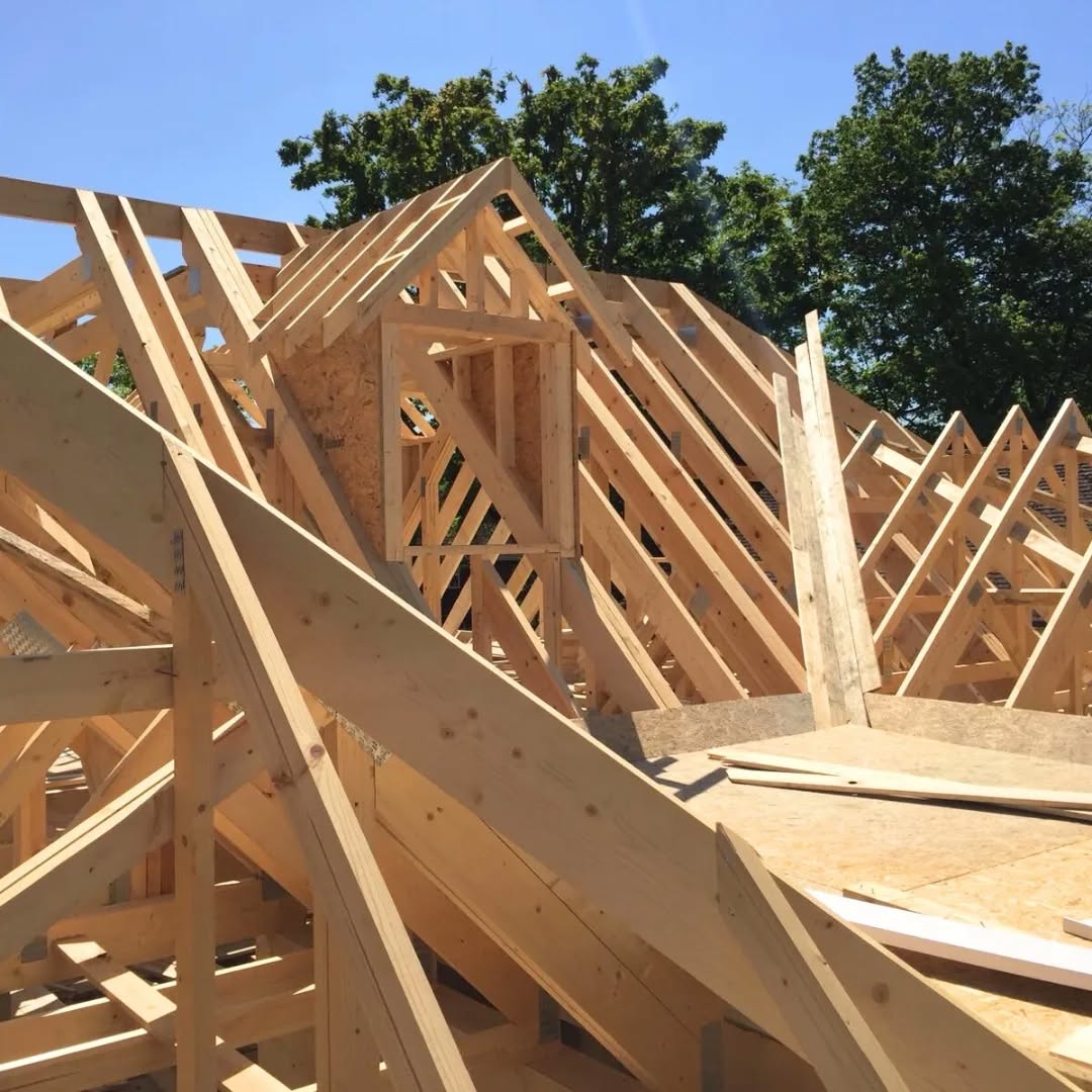 💭 Did you know...?
Truss system roofs are more durable than traditional roof framing methods because they are less susceptible to damage from wind, snow, and rain.
Something to consider when you're having a house built or rebuilding your roof.
#JBConstructionCo
#BrentwoodConstruction
#LocalBuilder
#ConstructionServices
#HomeImprovement
#DesignandBuild
#ConstructionCompany
#Brentwood
#Essex
#London