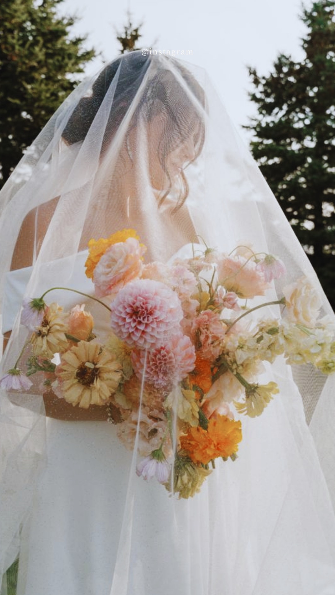 Bride in Bloom 🌸✨
Soft florals, fresh colors, and a celebration that feels just as joyful as this season.
This theme is perfect for showers that feel light, feminine, and full of love! Think blooming details, intentional touches, and a vibe that celebrates the bride stepping into her next chapter.
If you’re planning a bridal shower and want it to feel thoughtful (not overdone), this is your sign!
Now booking 2026/2027 weddings & events at www.lotvevents.com