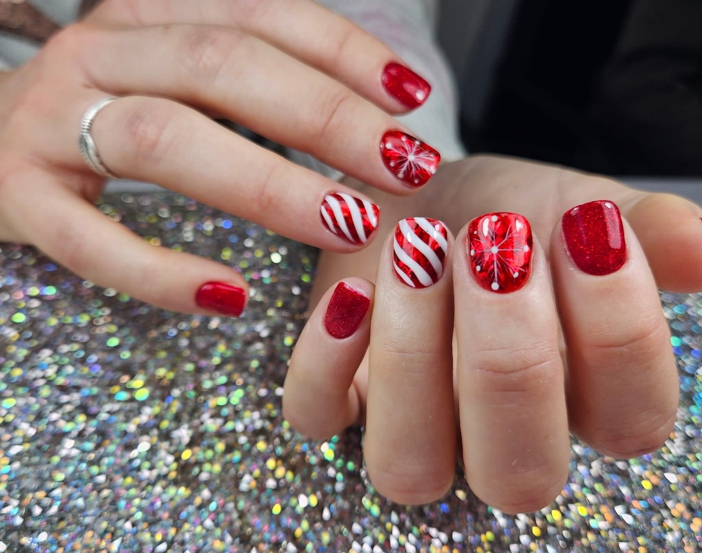 Get festive ready with stunning Christmas nail designs by BeautyByNatalia! 🎄💅✨ Check out the latest collection to sleigh this holiday season: www.BeautyByNatalia.co.uk #ChristmasNails #FestiveMani #BeautyByNatalia