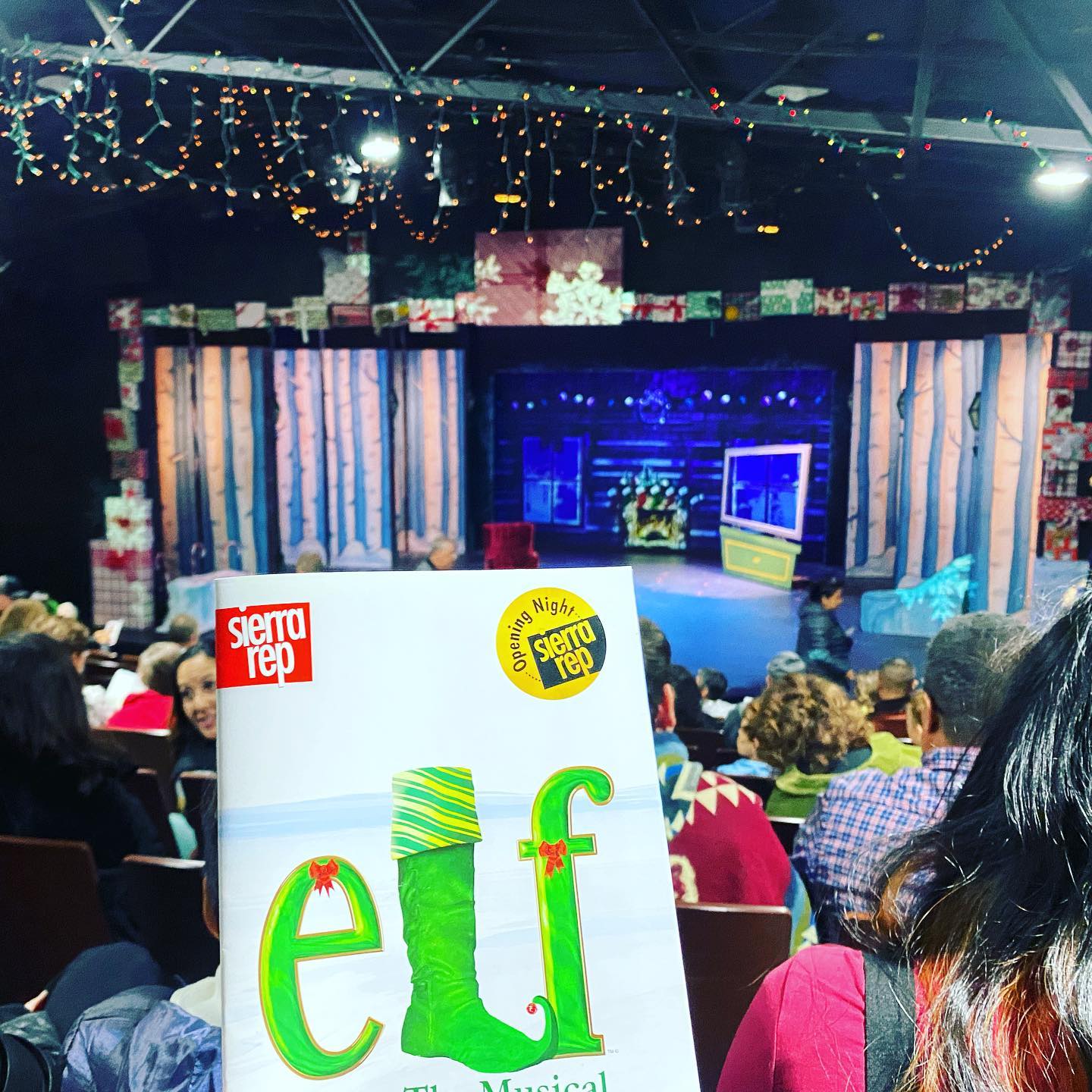 Happy opening to “Elf the Musical” at Sierra Rep! This is the earliest I’ve ever gotten into the Christmas spirit, but this children’s pop-up book inspired world has all the wonder and joy of the season wrapped up in a big bow. Literally, at one point 😉🎁 More photos soon. Sad to be saying farewell to Sonora and the wonderful team at SRT, but I know that it’s only until next time! #scenicdesigner #scenicdesign #elfthemusical #byebuddyhopeyoufindyourdad #illustrated #popupbook #musicaltheatre #merrychristmas
