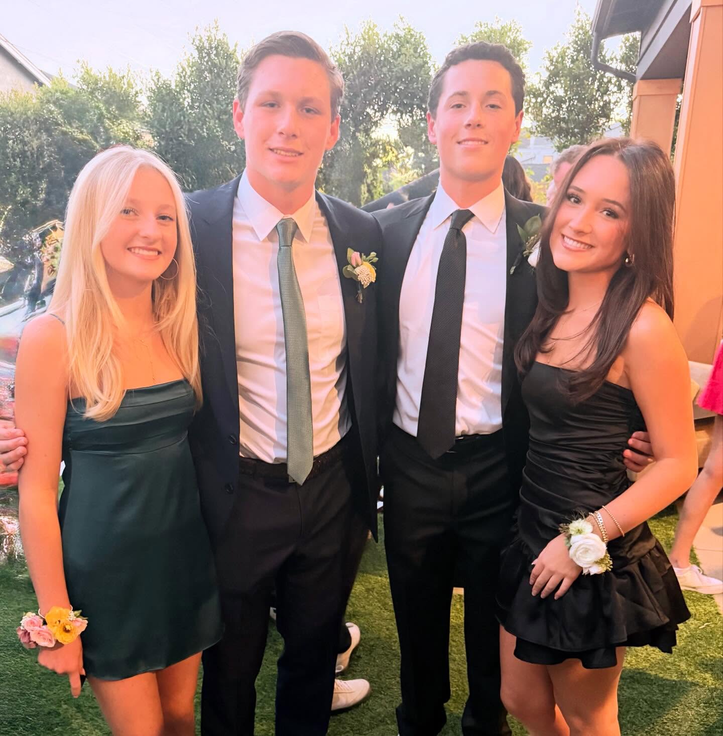 All dressed up and smiling bright ✨
We LOVE seeing our patients shine at Winter Formal!
•
📍 Huntington Beach | Orange County | California
☎️ (714) 500-7147
🌎 www.messenger-smiles.com
•
•
•
#MessengerSmiles #WinterFormal #ProudOrtho #SmilesForLife #GlowUp