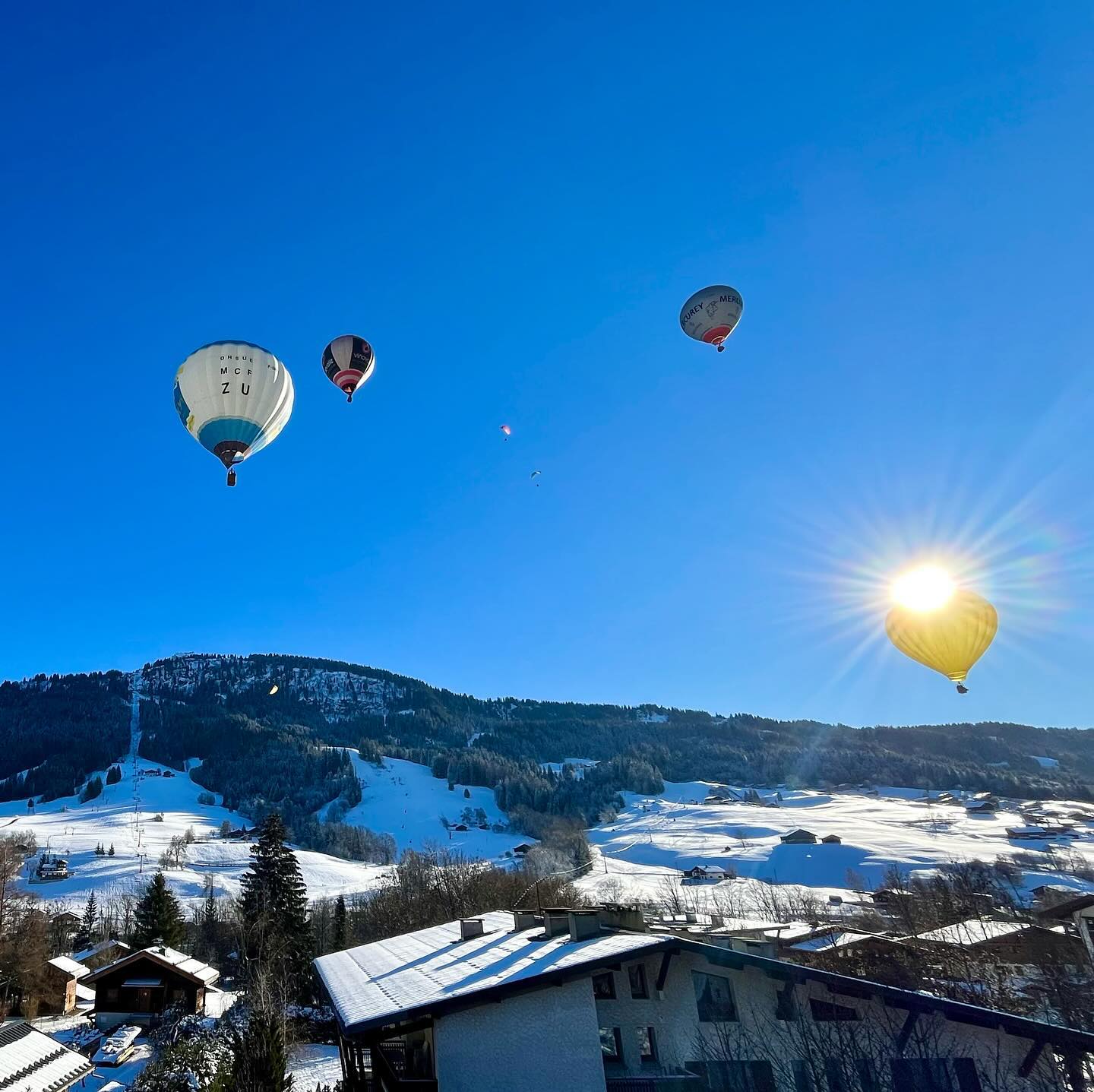 33ème édition des Montgolfiades Internationales 13&14 janvier 2024 🎈🤩. @prazsurarlytourisme @prazsurarly