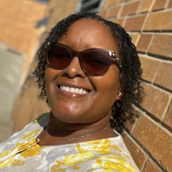 Feeling herself with new #microlocs on #fineandthinhair.