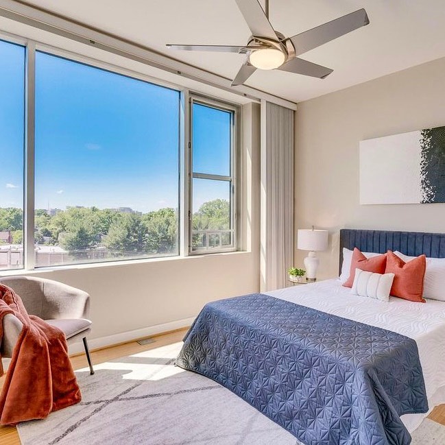 A beautiful day for this beautiful condo #homestaging #vacantstaging #bethesdarealestate #bethesdahomestaging