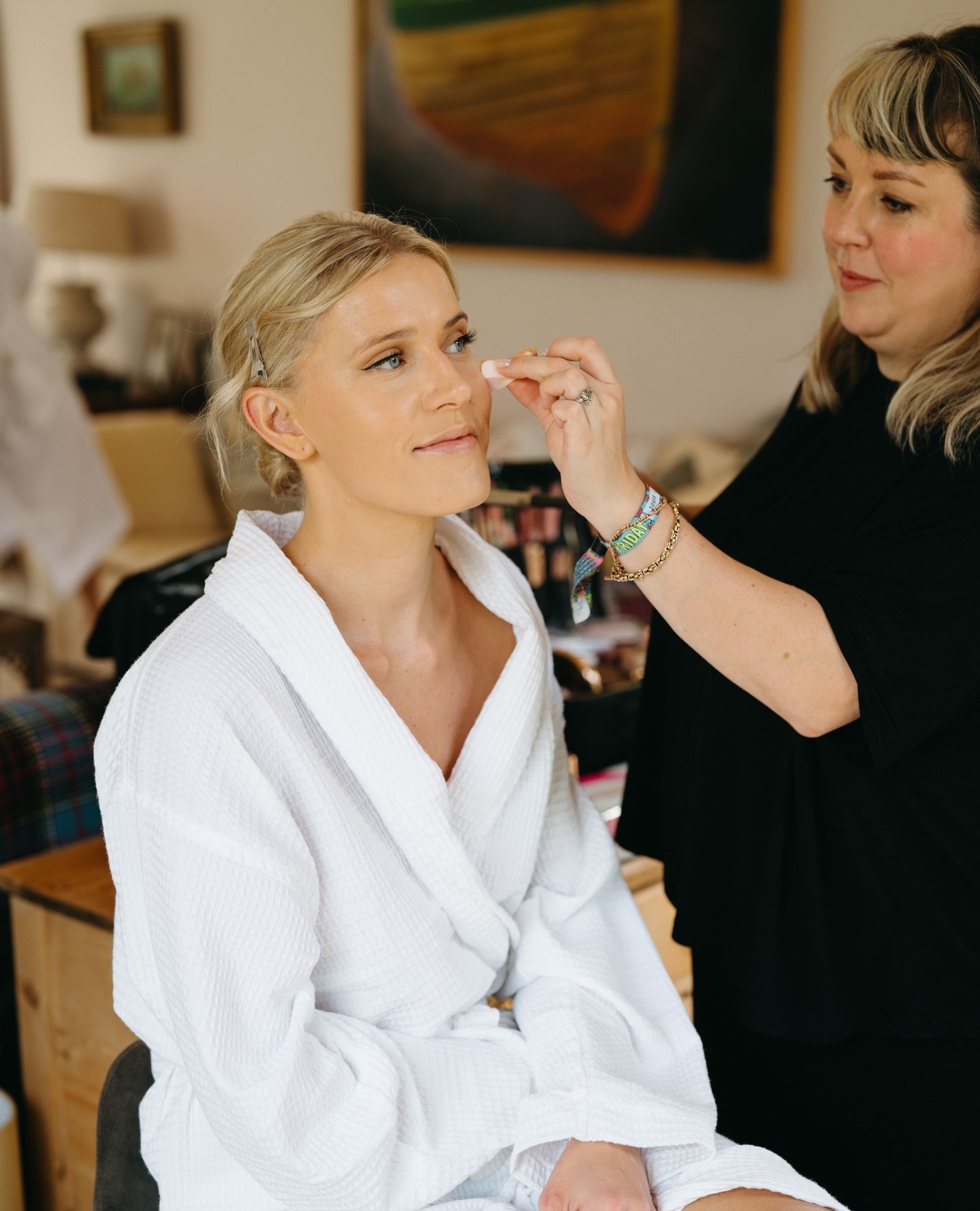 Behind the scenes with Laura, creating Elise’s timeless bridal beauty.
Photographer: @amysandersphoto
Hair and makeup: @klluxebeauty
Wedding dress: @ellamaylondon
Florist: @sageandseason
Bride: @elisestark
.
.
.
#luxurybridalhair #klluxebeauty #luxuryweddinghairstylist #weddinghairlondon #londonwedding #londonweddingmakeupartist #luxuryweddingdesign #londonbridalhairstylist #ukmakeupartist
#bridalglam #bridalmakeupandhair #luxurybridalmakeup #luxuryweddingmakeup #luxuryweddinghair #modernbride