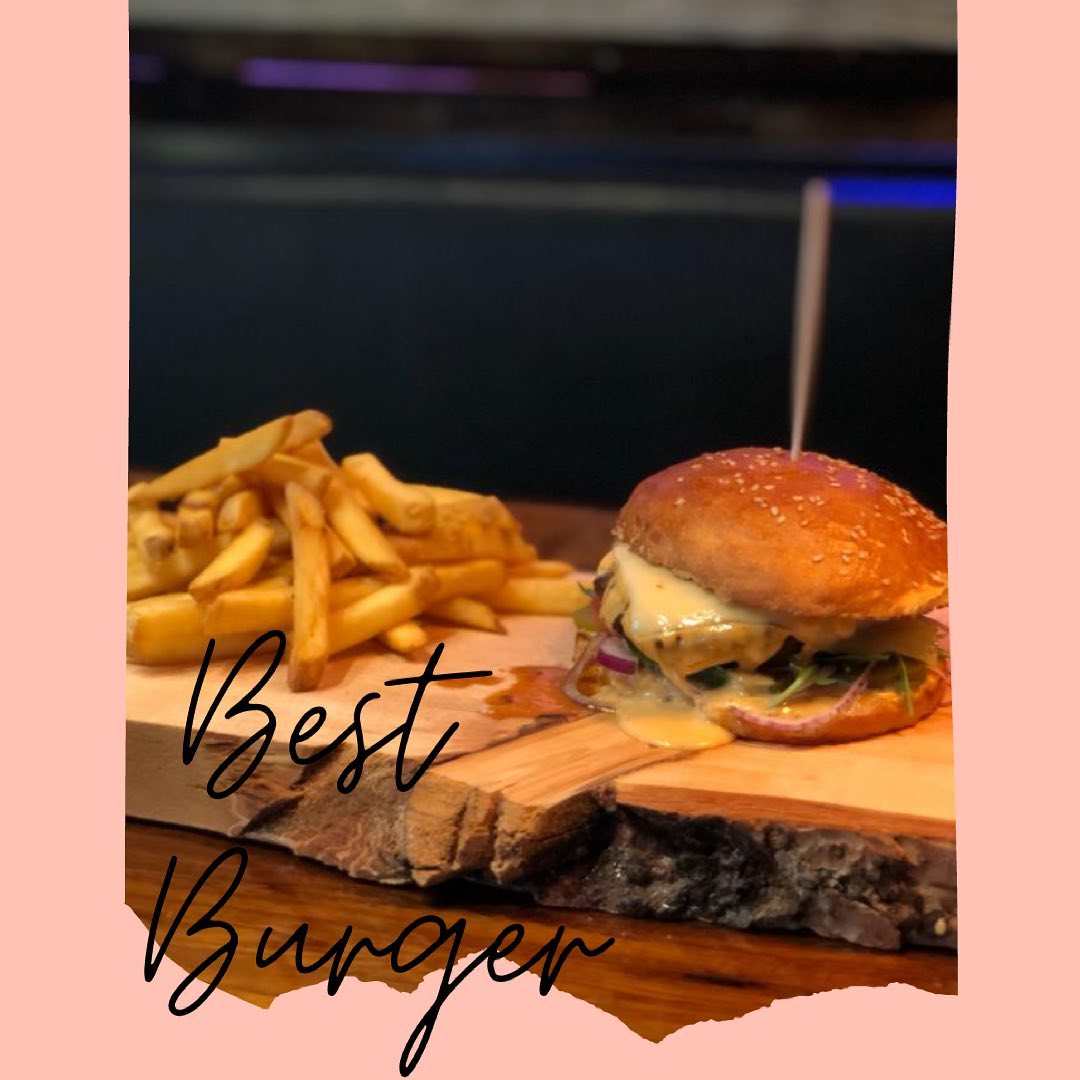 Taste of Thai: Our new monthly special "Tuk Tuk" will take you on a culinary journey to wonderful Thailand. The delicious homemade sauce creation with a touch of Thai tastes particularly good next to the rocket and Gouda.
The special is available from now until the end of June for only 10 euros (burger incl. Fries, upgrades possible), daily in the evening and all day Saturday / Sunday.#thai #burger #munich #loveburger 🍔 🥤 🍟