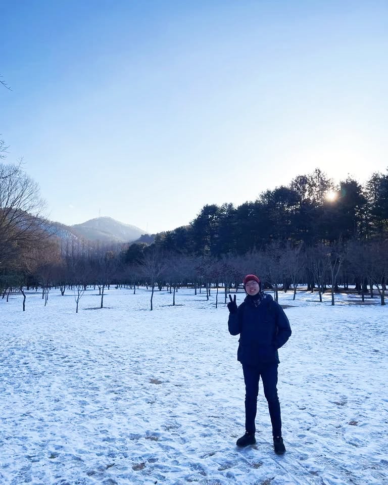 "Personally, English had always been a burdensome subject for me, and since secondary school, I had constantly hovered around the D and E grades, which left me demoralised and unwilling to put in any effort for English.
However, things took a turn for the better when I joined Teacher Casandra in Secondary 4, albeit slightly late in the year. Despite my late enrollment and poor grades, Teacher Casandra did not give up on me at all, instead doubling down in an effort to spark my interest in the English language.
What followed my enrollment was a rather intensive series of lessons. Despite having two to three lessons per week in a subject that I had originally disliked, I found myself enjoying her lessons, and studying English was becoming less of a chore as the lessons passed.
Within the short span of five to six months, I not only jumped from an E grade to an A grade, I also grew to love studying English.
I am sure that many of you can relate to me, having struggled significantly with English in secondary school or General Paper in junior college. A majority of us probably sit through our lessons not actually learning much, and leave more confused than before. I feel that this is often because the school curriculum often lacks structure which makes lessons very flummoxing. This is also often the case with many tuition centres I have tried.
However, when I first began lessons at GP Tuition Casandra, I realised that there are actual skills required and proper structures to follow, which made the subject much easier for me to grasp.
For example, in Paper 2, when tackling an SAQ (Short Answer Question), we first need to identify if the question is Level 1 (L1), Level 2 (L2) or Level 3 (L3), followed by the question type. Afterwards, all we needed to do was apply the learnt sequence of steps for each specific question type, and score. Even if I did not score full marks for that question, I still managed to obtain most marks compared to many others in the cohort who scored 0 simply because they were unable to even tackle the questions."
-(to be continued in comments)