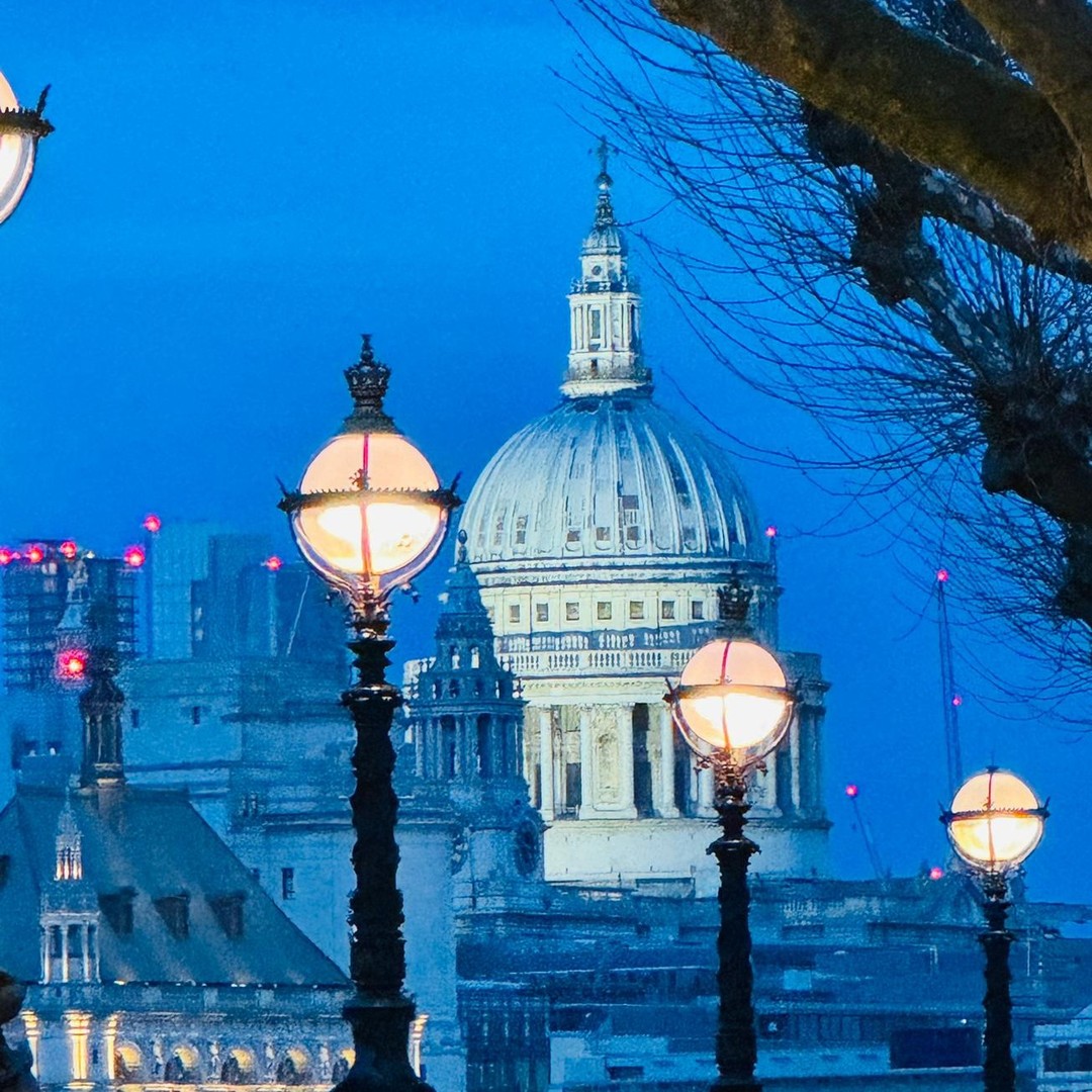 The beauty of working as #propertyfinder in #london
Often you finish late in the day but this City gift you with breathtaking views
#welchomeinternational
#searchagent