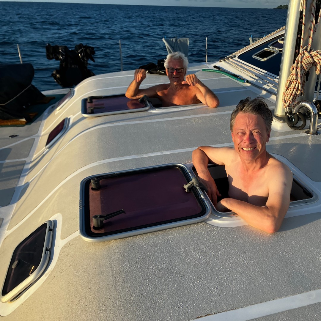 Croisière Madagascar
Rejoignez nous sur une croisière de 7jours/8 nuits jours qui vous permet de découvrir l'archipel de Nosy-Be en compagnie du biologiste Christian Solterer.
La région est connue pour avoir une grande biodiversité que ce soit pour les coraux, les invertébrés ou les poissons.
Le bateau est un confortable catamaran de 16.5m (CAP ROYAL 53 ) avec 5 cabines
CHF 1850.-/2350-*
PC, 12 plongées
*single
Cumulable avec une séjour de 10 jours sur l'île de Sakatia du 16 au 25 novembre.
Pour plus d'informations sur ces voyages: travel@moramora.ch
http://ow.ly/VFpO50MQSG6