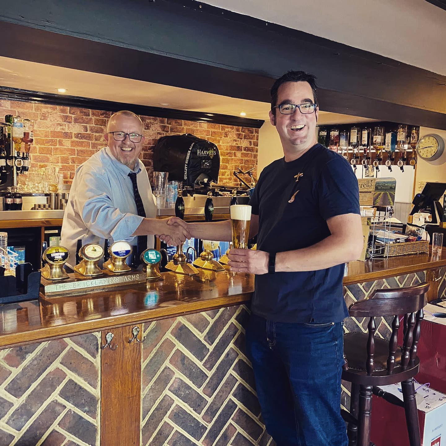 This is it. Today I handed back the keys to Dave at Harvey’s. The last few days have been a whirlwind of emotion, and I’ve already said most of what I wanted to so won’t repeat myself.
.
All that’s left is to wish Darren, the team and Harvey’s the very best of luck moving forwards. I know they will look after you all, making sure The Bricklayers stays the community-led pub that it is, whilst bringing in new ideas and events.
.
Thank you everyone, it’s been incredible ❤️ Lots of love Andy, Jess & Henry xxx