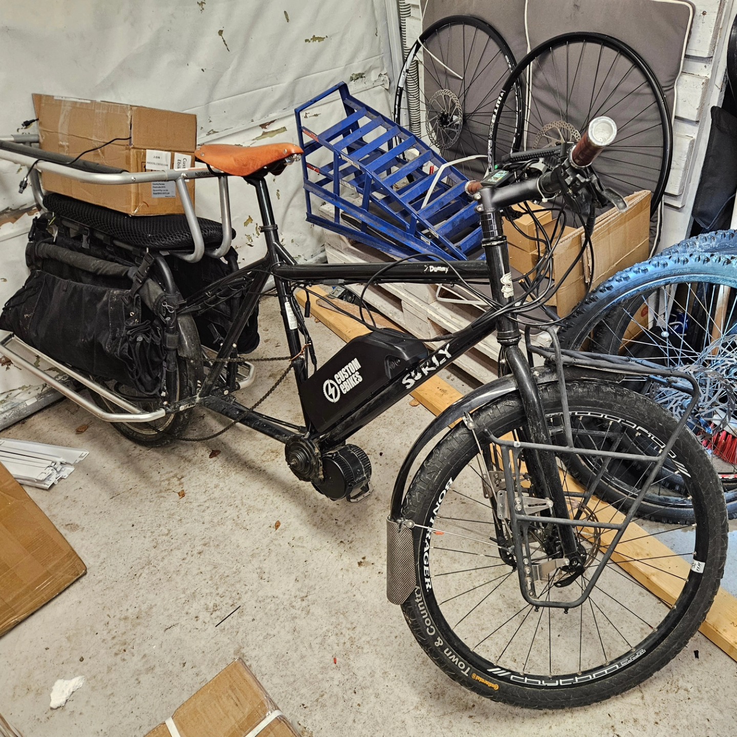 En av sommer /høsten 2023 prosjekter
Surly Electric
#customebikes.no #customebikes #customelectricbikes #fulldemper #elsykkelkonverting #bafang #bafangmotor #ebikes #elsykkel #elsykkelkit