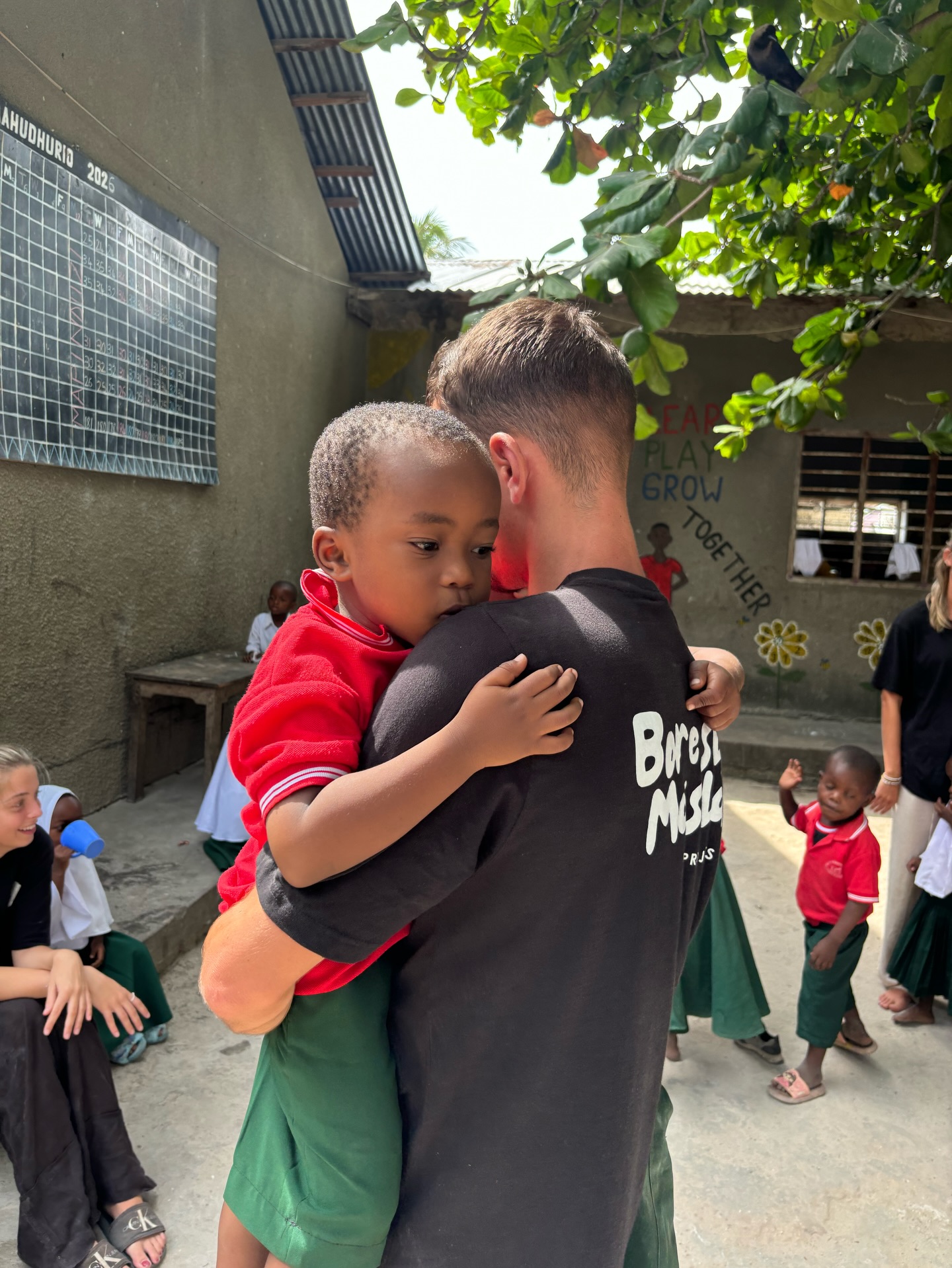 When will you join a school day like this? 🌞
Boresha Maisha Projects. ❤️
#volunteerabroad #zanzibar #volunteerintanzania animalcare volunteerworld