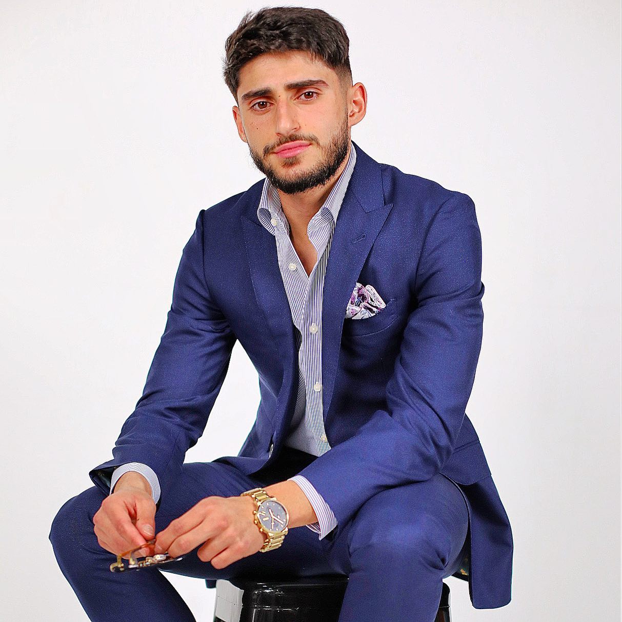 Step into the realm of class and confidence with OmeZi tailor-made suits. Rocking up to work in a perfectly tailored ensemble, you'll feel like a million dollars and command respect with your impeccable look. 💼💪 Investing in a quality suit is a small price to pay for the immense returns it brings. Take pride in your appearance and witness how it positively impacts your professional and personal life. Elevate your style, embrace sophistication, and seize the power of a well-dressed individual. It's time to make a statement and leave a lasting impression. ✂️👔 #OmeZiSuits #TailorMadeElegance #ClassySuit #Confidence #CommandRespect #InvestInYourself #PrideInAppearance