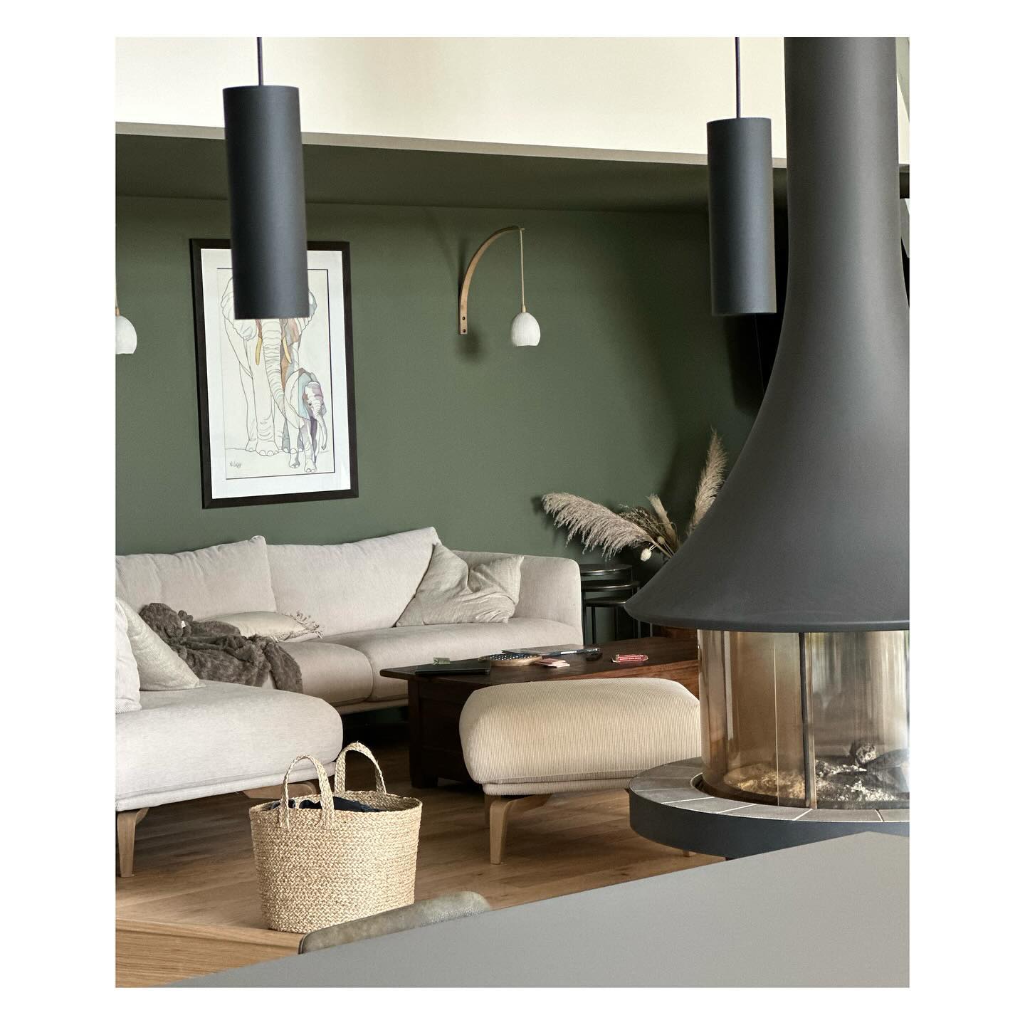 Les Écuries : #green #homedecor #homemade #decoration #decoration #homedecoration
#homestyle #DesignInterieur #DecorationInterieur
#DecoDesign #InteriorDesign #ModernDesign #StyleDeVie #InspirationDeco #ArchitectureInterieur #DesignTrends #MaisonChic #RenovationInterieur #DecoAddict #EspaceDeVie #DesignMinimaliste #DesignContemporain #MobilierDesign #DesignInnovation #ProjetDeco #DecorateurInterieur