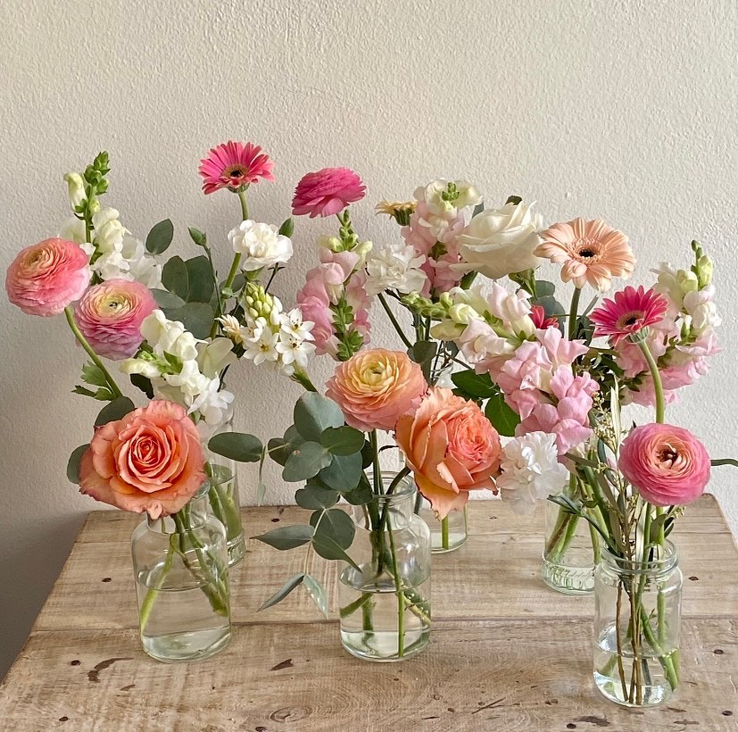 Bud vases are the perfect table decoration for any event. Available to order in sets of six. For larger orders give us a call to discuss options. Contact https://www.thecuriousrabbitflowershop.com.au #balmainflorist #rozelleflorist #lilyfieldflorist #innerwestflowerdelivery #balmainflowerdelivery #eventflorist #sydneyflowers #sayitwithflowers #leichhardtflorist #drummoyneflorist #glebeflorist