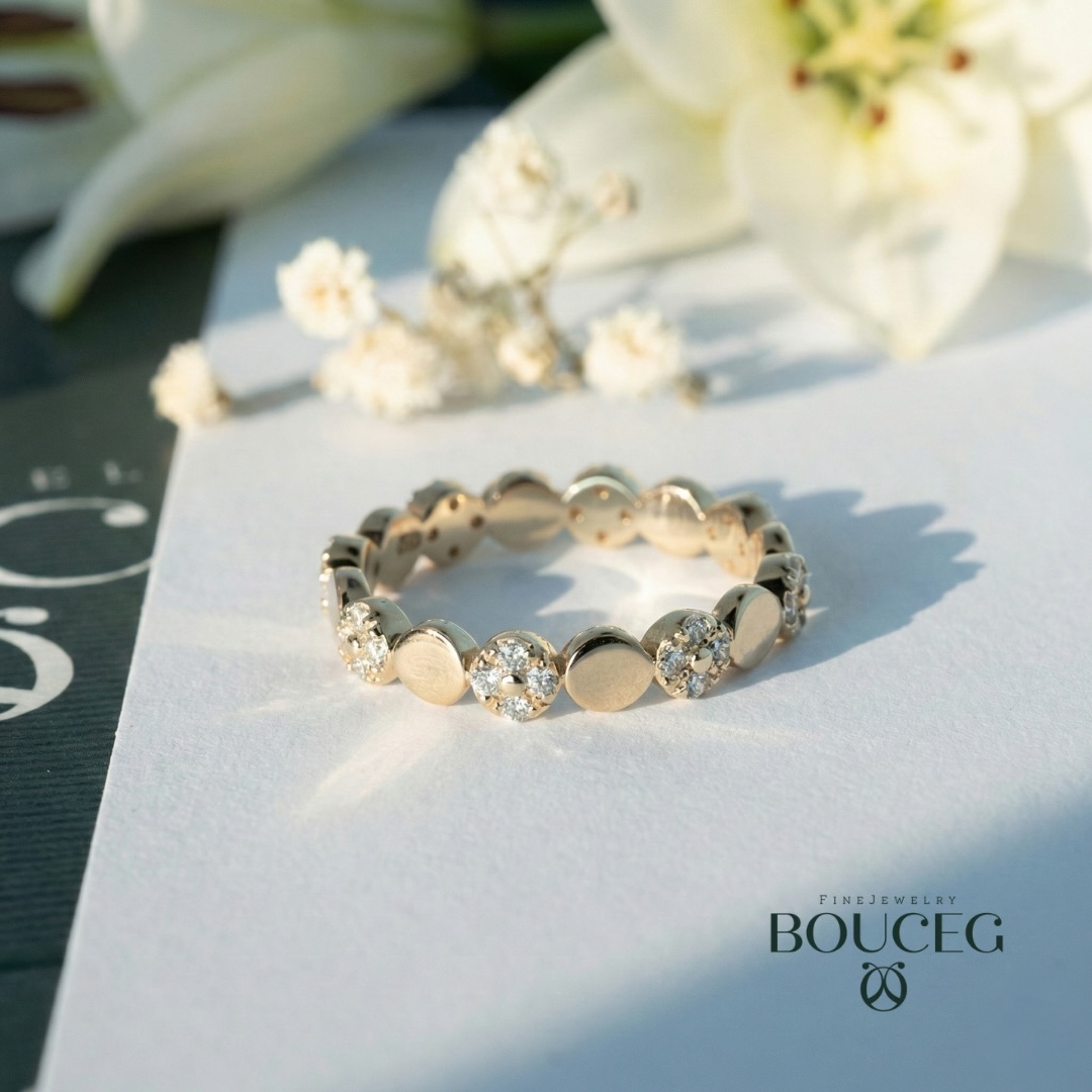 Güneşin dokunuşuyla parlayan detaylar.
🤍Hem romantik hem modern. Ece yüzük, favori anlarınıza eşlik etmeye hazır.
#boucegjewelry #evlilikteklifi #kadınalyans #alyansmodelleri #yüzükmodelleri