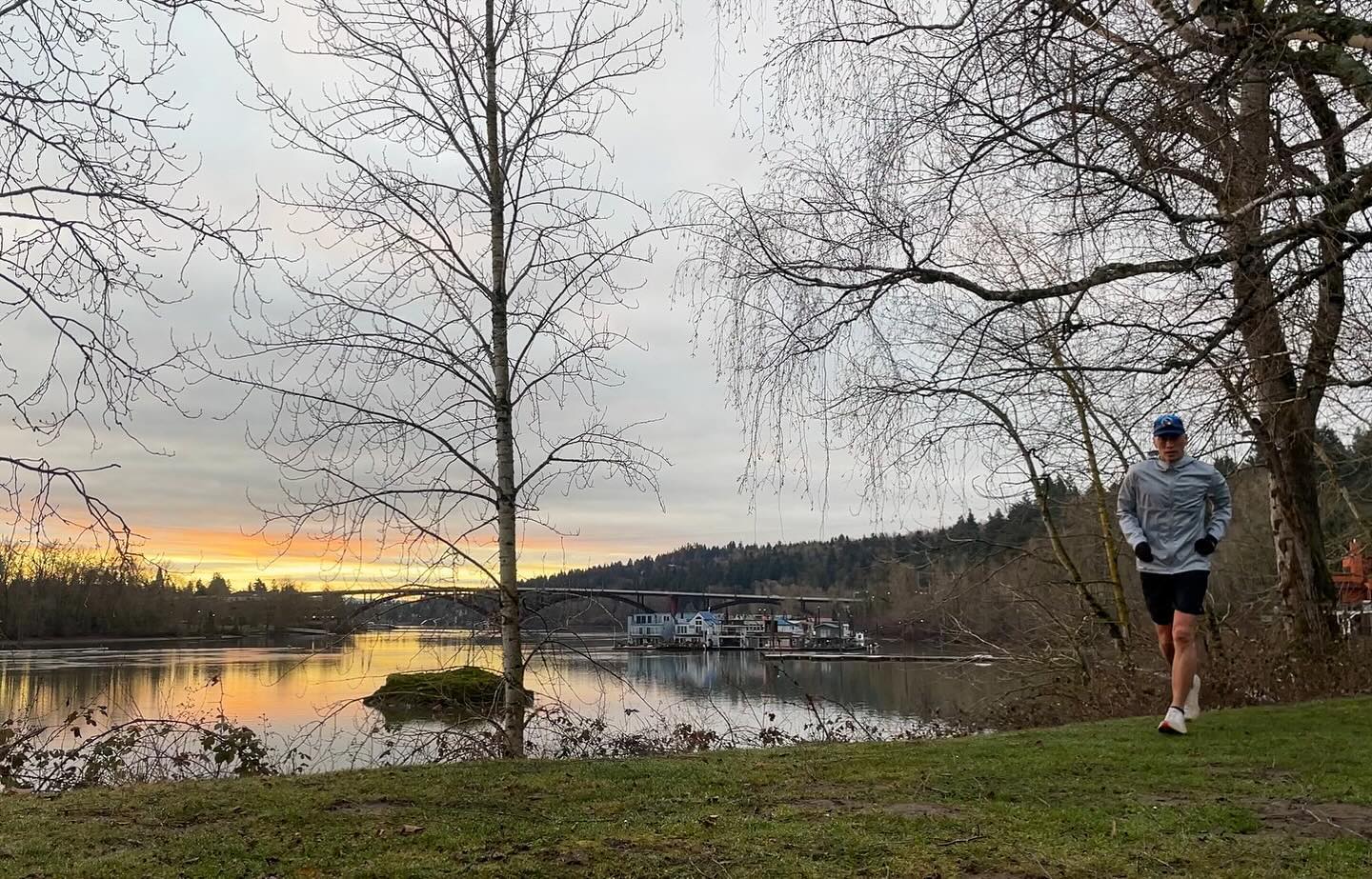 A run without 🌧️🌧️? In daylight? Where am I?!?
..
..
..
..
..
..
#runningmotivation #instarunners #runnersofinstagram #runcoach #trailrunning #triathlontraining #triathloncoach #swimbikerun #trilife #ironmantraining #ironmancoach #triathlete #teamzoot #teamzootpnw #thebeatcoaching
