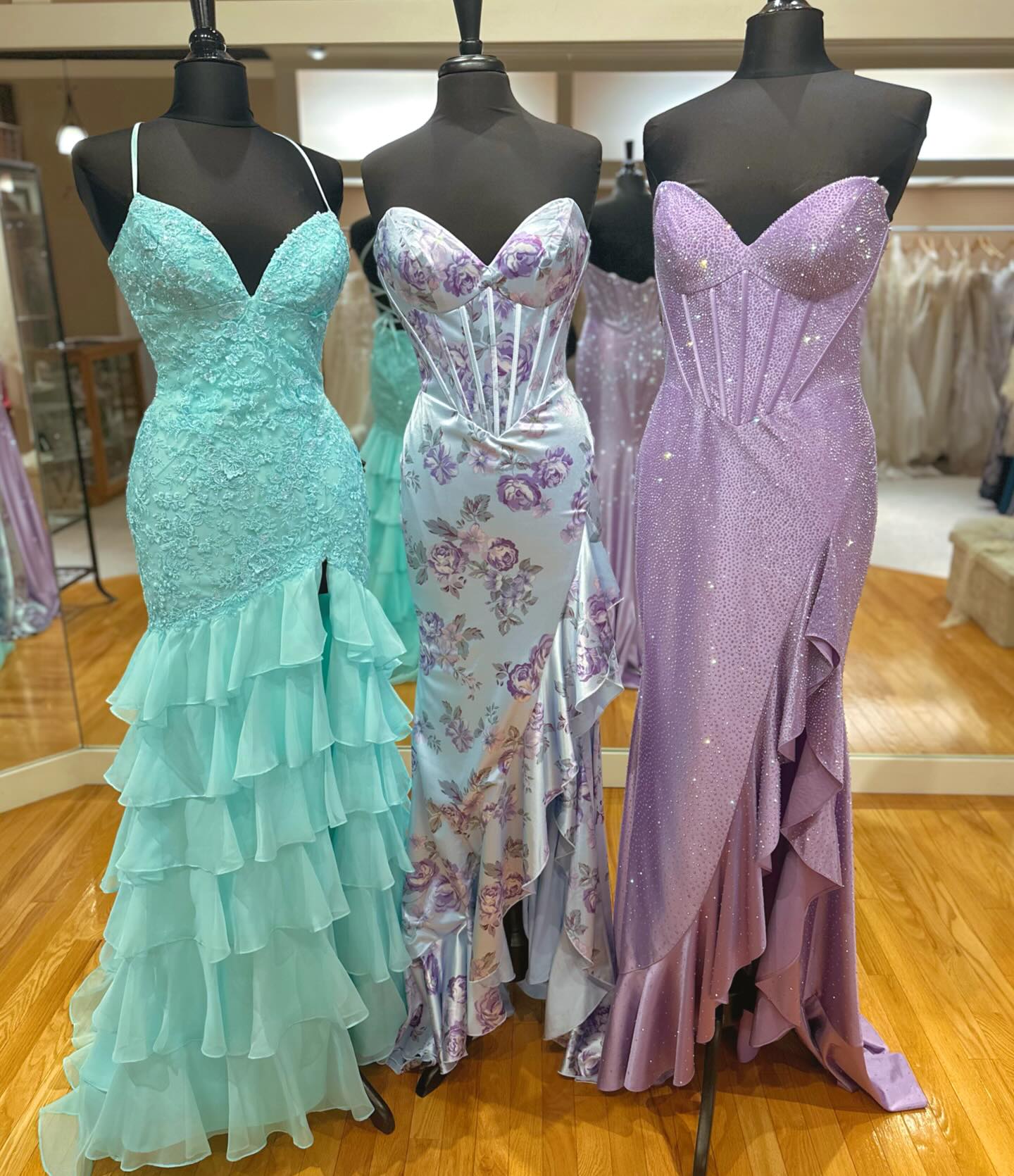 Lace, floral, or sparkles?? We love it all!! 🩵💜