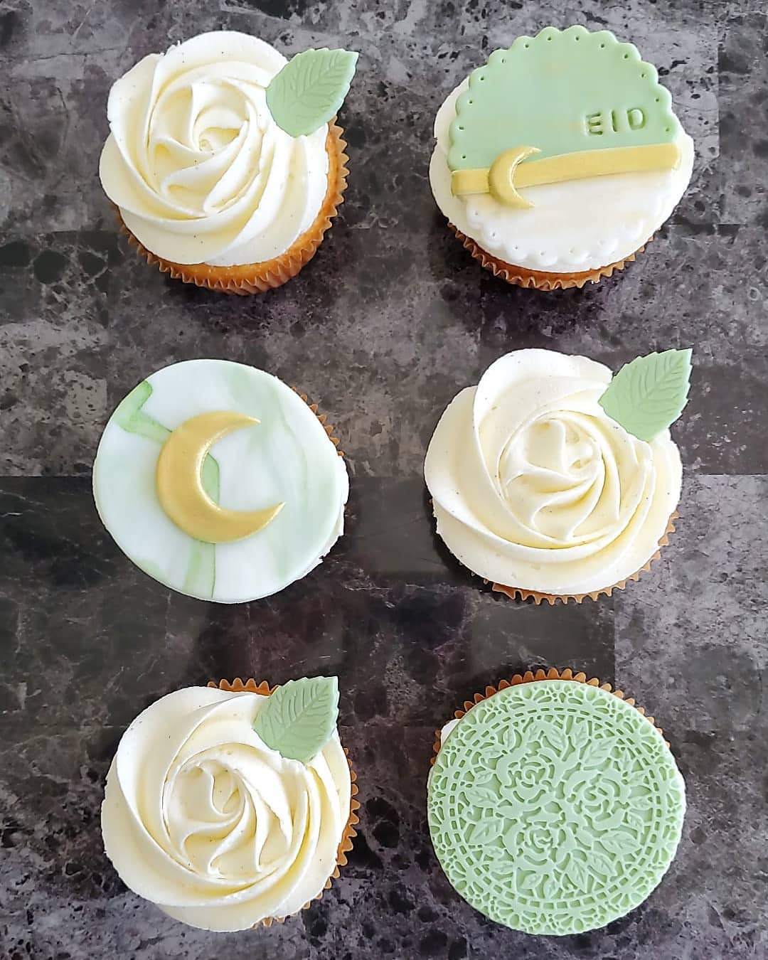 Green and gold Eid cupcakes. The perfect way to celebrate this beautiful day 🌙