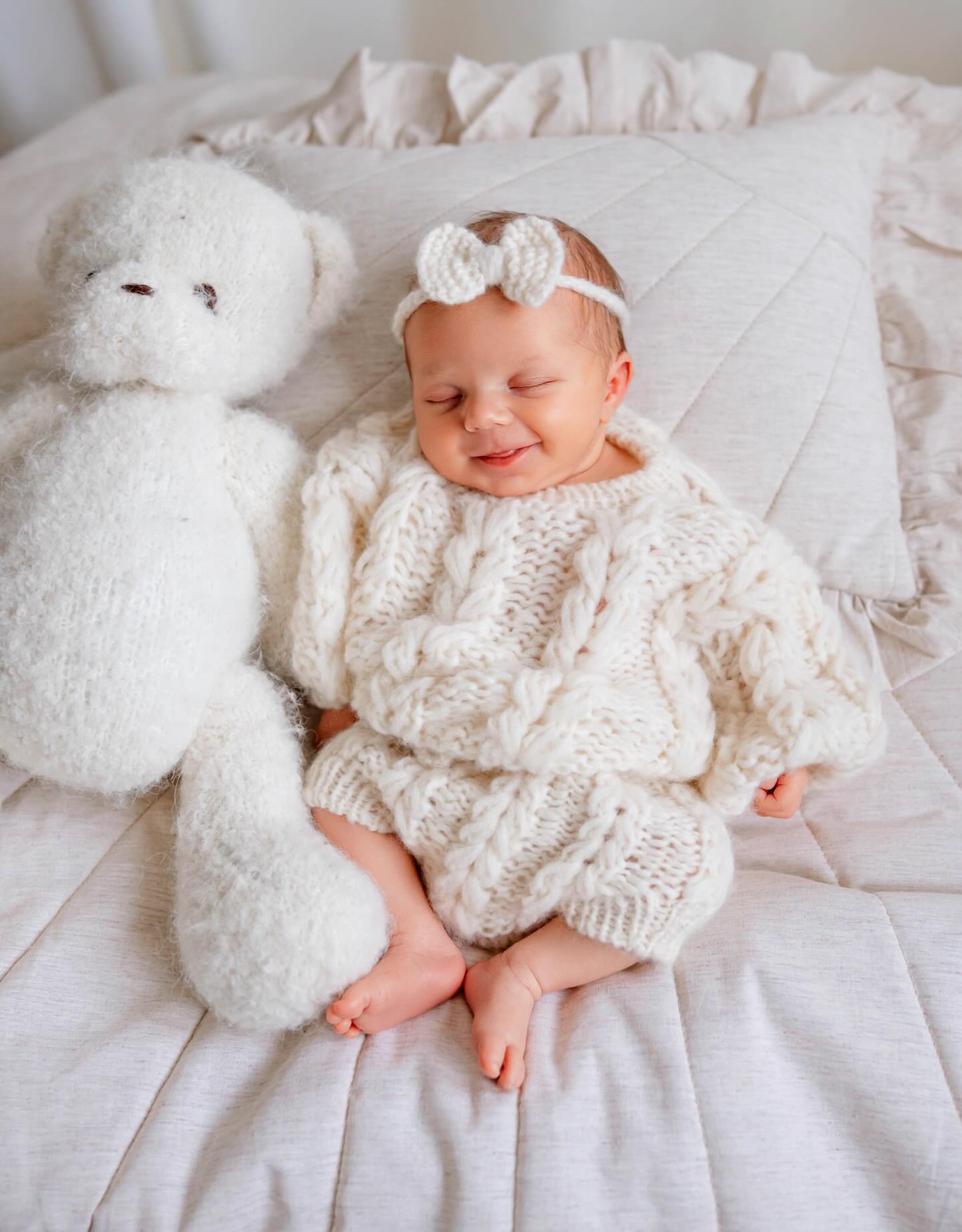 And a few more from this beautiful session 🤍
Over the last few months, I’ve had a 70% success rate capturing newborn smiles — and I’ll take that win 😉.
.
.
.
.
.
.
Newborn & Maternity and Family Photographer in Zürich area | Ksenia Photography
.
.
Neugeborenen-, Schwangerschafts- und Familienfotografin im Raum Zürich | Ksenia Photography
. #newbornphotography #newbornphotographer #newbornphotoshoot #newbornsession #newbornbaby