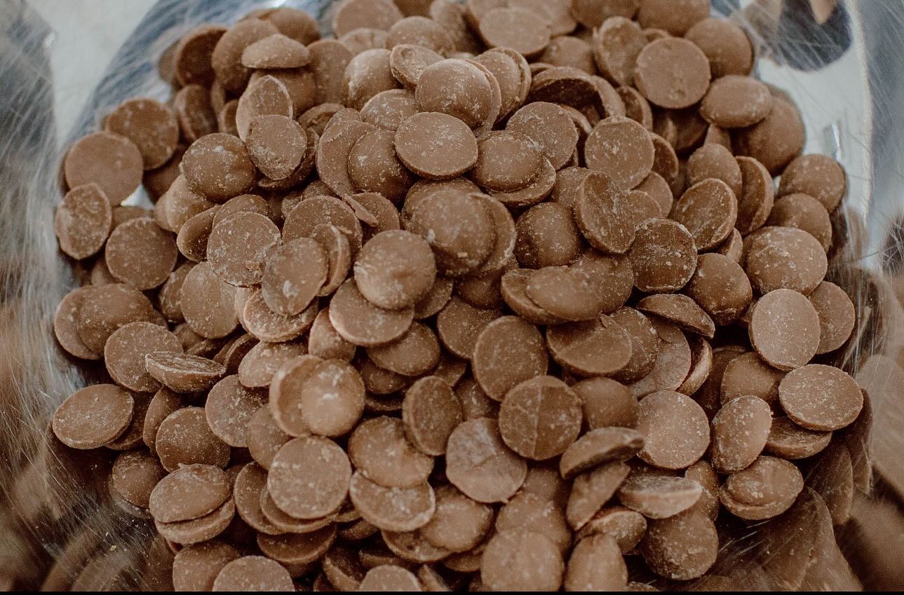 In a world full of chaos, we choose #gratitude. Gratitude unlocks the fullness of life. It turns what we have into enough and more. We’ve been blessed with a wonderful start to the new year - tell us, what are you grateful for in the first month of the new year? 🤍✨
#CLBA #bakingfuturesbright #graditude #livelaughbake #instagram #baking #bakingacademy #pastrychef