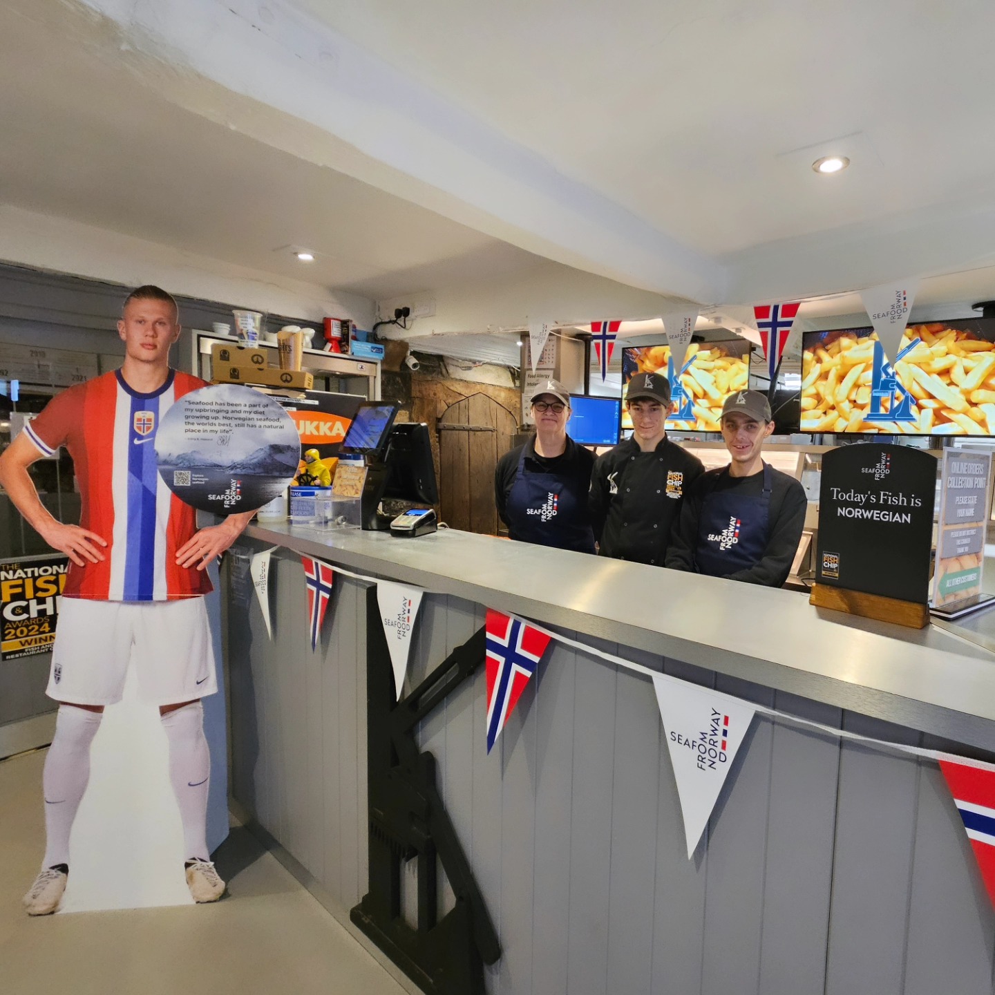 🐟 🇳🇴 Norwegian Fish 🇳🇴 🐟
Courtesy of #seafoodfromnorway we will be serving up some fantastic Cod this week for #WinnersWeek.
The Norwegians dedication to quality, sustainability and their passion for seafoodis the backbone to our countries fish and chip industry. Without their efforts our end product would be sorely lacking!
Here's to winning, to fantastic suppliers of fish and for the efforts we all go to be the best we can be! 🍻