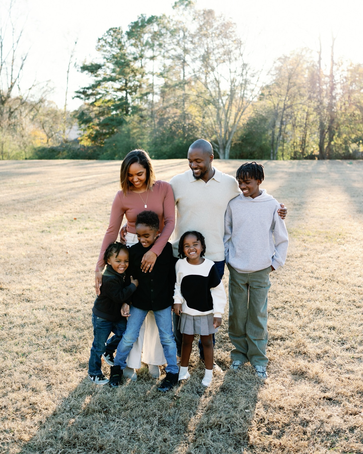 When Christina was pregnant with Carson, it was one of my first sessions I did after finally launching Alyssa Morgan Photo. I felt so honored that they trusted me to capture such a beautiful chapter of their family, and still feel so lucky. Their kids are so playful and filled with personality, and I love that it shows in their photos 🤍