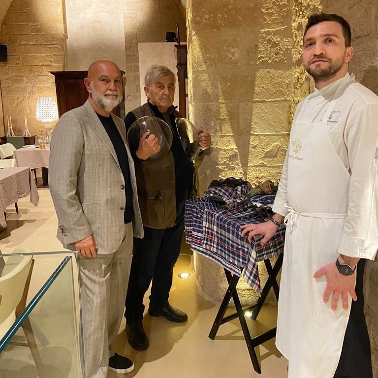 In love with #whitetruffle ✨✨✨
#specialdinner #finedining #finefood #chef #chefslife #restaurant #igersfood #igerswine #castle #salento #igersitalia #igerspuglia #salento #truffle