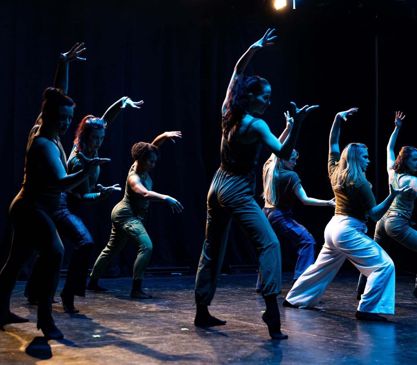 🎭 1 year ago today our January 2025 production of Your Faithful Reader opened at Latea. An autumn pivot did not stop us from getting back to the stage and this opening night was momentous, electric, and joyful. Thank you to our writers, audience, donors, and community at large for your support in getting us here. We could not have done it without you! 💕💃