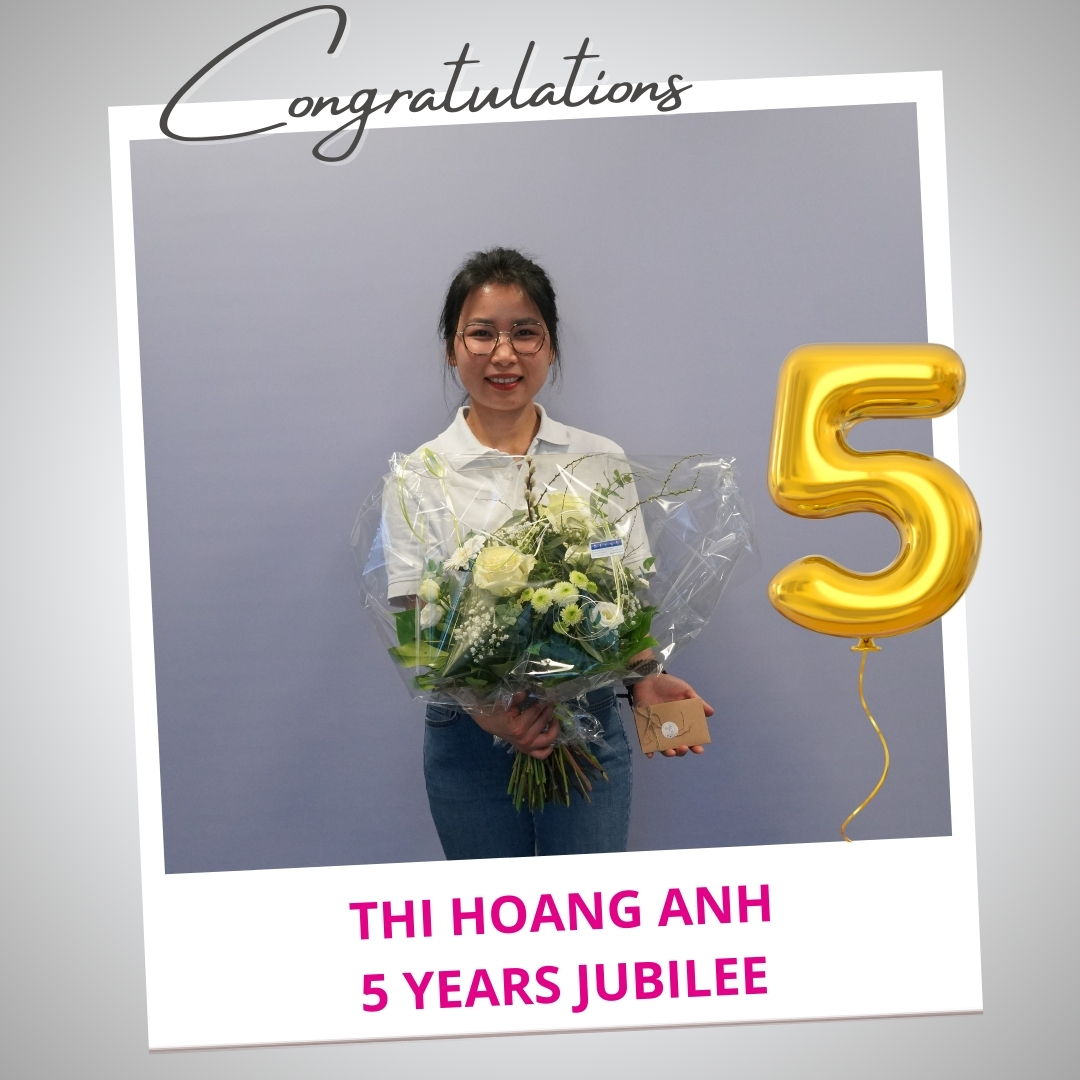 Thi Hoang Anh feiert ihr 5. Jubiläum bei Feller Pivotages SA. Herzliche Gratulation! 🎉
Thi Hoang Anh fête son 5ème jubilé chez Feller Pivotages SA. Sincères félicitations ! 🎉
"Ich möchte mich bei Feller bedanken, die Möglichkeit zu haben, gemeinsam an den Zielen und Werten der Firma zu arbeiten und voran zu bringen.
Ich freue mich auf eine weitere tolle Zusammenarbeit."
#fellerpivotagessa #jubiläum #jubilee #anniversary #5years #watchindustry #component #watchcomponent #swisscomponent #celebration #dankbar