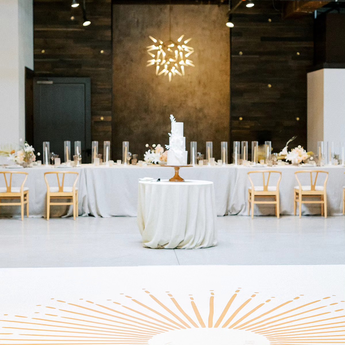 Elegant & Sleek 🌬
Planner @kelseytimberlake
Photographer @rtfaithphotography
Florist @britlynsimonefloral
Cake @dreamcakespdx
Rentals @ardeneventcollective @greatjones
Paper goods @lettersanddust
Linen @bbjlatavola
#everettwest #artemisfoods #pdx #foodie #thepearl #pdxparty #oregonwedding #partyinportland #portlandia #pdxevent #portlandvenue
‐‐----------‐----------------------------------------------------------------
Book an event at our venue. Great for any occasion: business, birthday, wedding, dance party, fundraisers and more! In house caterer @artemisfoods. Bring your imagination! For more information, link in bio.