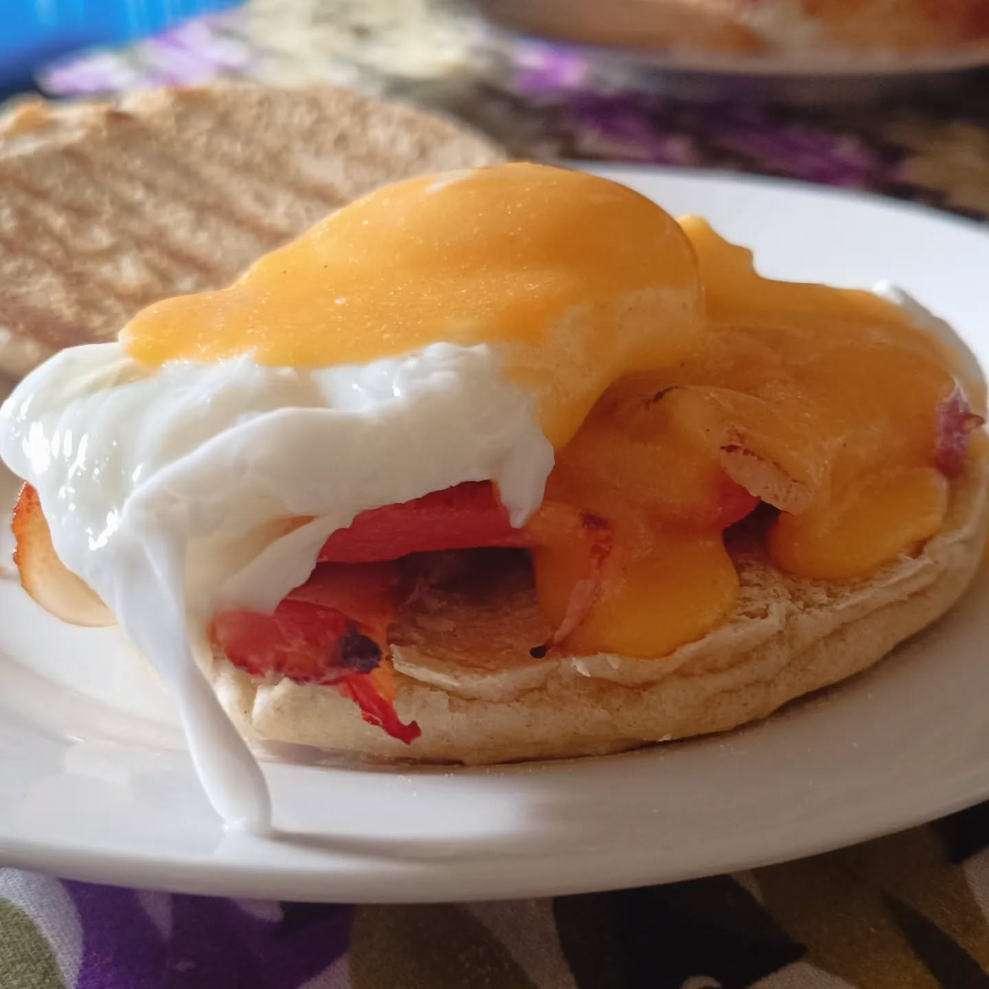 Nada como começar o dia com um brunch de Eggs Benedict