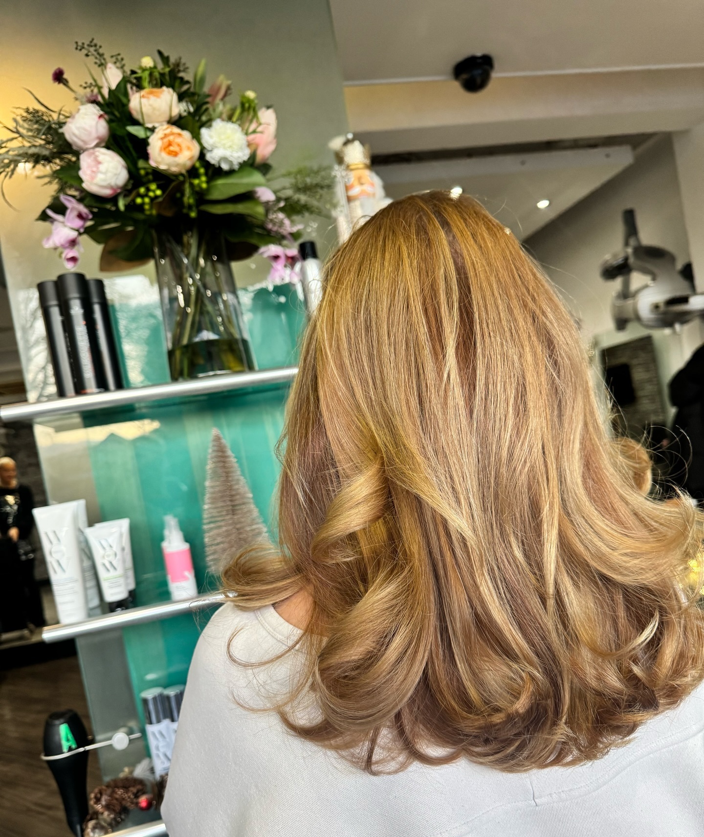 Blowdry by Andi this afternoon
With Christmas parties fast approaching be sure to book in for any blowdries or up do’s with our stylists