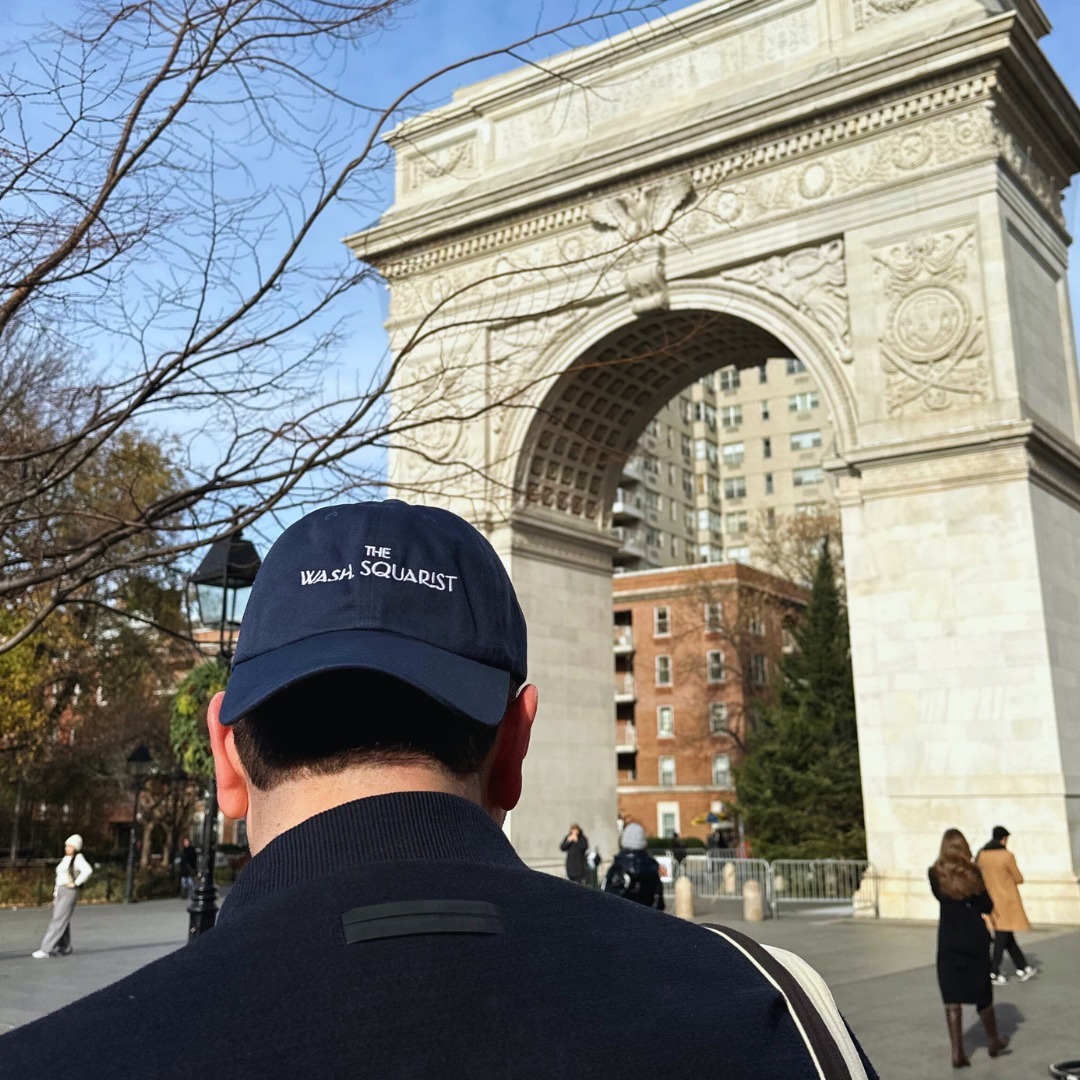 Spotted 🔎 The Washington Squarist
#navyhat #washingtonsquarepark #washingtonsquareparknyc #hatstyle #cityhat #parkhat #newyorker