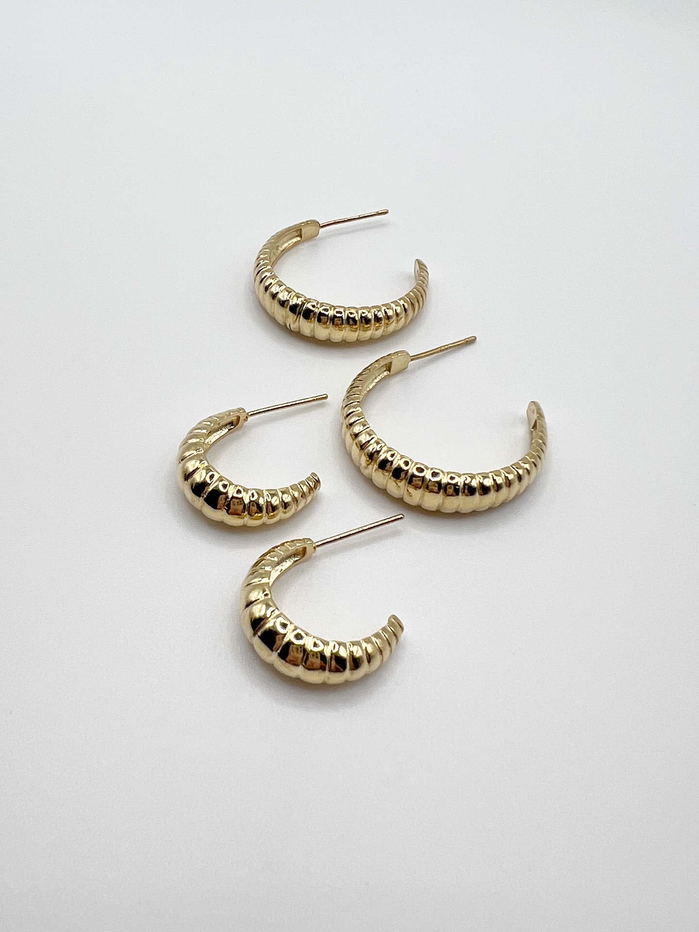 Just in case you’ve been wondering where I’ve been, I’ve been cooking up some really cool go-to pieces ⭐️ for you. All available on neamilano.com check it out!