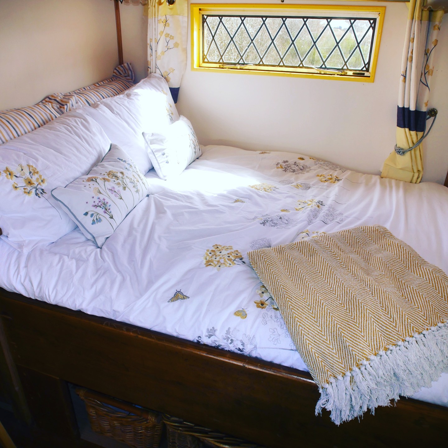 Comfy double bed...perfect for a cosy night!