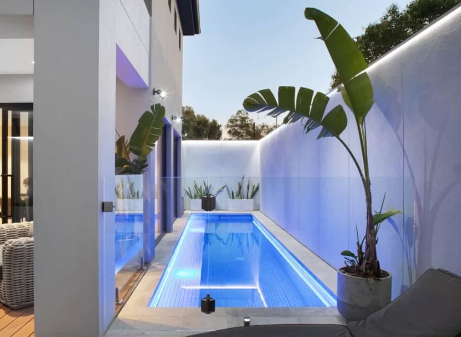 Lighting on point 📸
Limited access specialist did it again 🥳🏊♂️👷♂️
#limitedaccess
#swimmingpool
#swimming
#baysidepools
#bayside
#plungepool
#lighting
#landscapedesign
#landscape