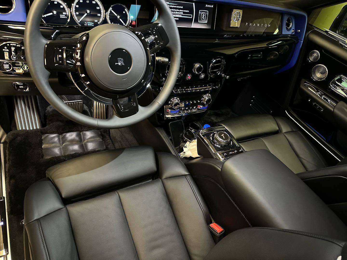 #rollsroyce interior detail 🤩Visit our website (link in bio) and book today!
.
.
#autodetail #autodetailer #autodetailing #clean #fresh #flawless #carculture #simplyclean #carlifestyle #dailydriven #luxurylifestyle #luxury #lux #interiordesign #exteriordesign #sanfrancisco #luxury #restoration #exteriordesign #restoration #detailing #carwash #bayarea #carcare #mobilecarwash #cargloss #carshine #auto #bayarea